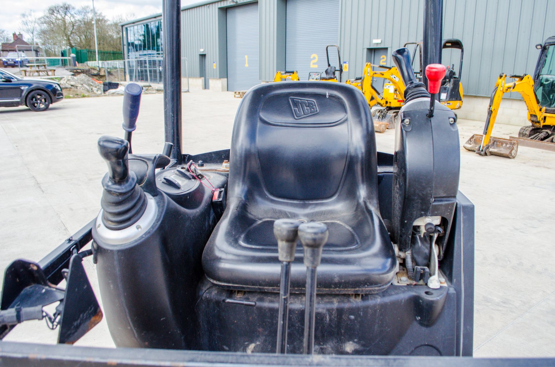 JCB 8014 CTS 1.4 tonne rubber tracked mini excavator Year: 2015 S/N: 70995 Recorded Hours: 1812 - Image 16 of 22