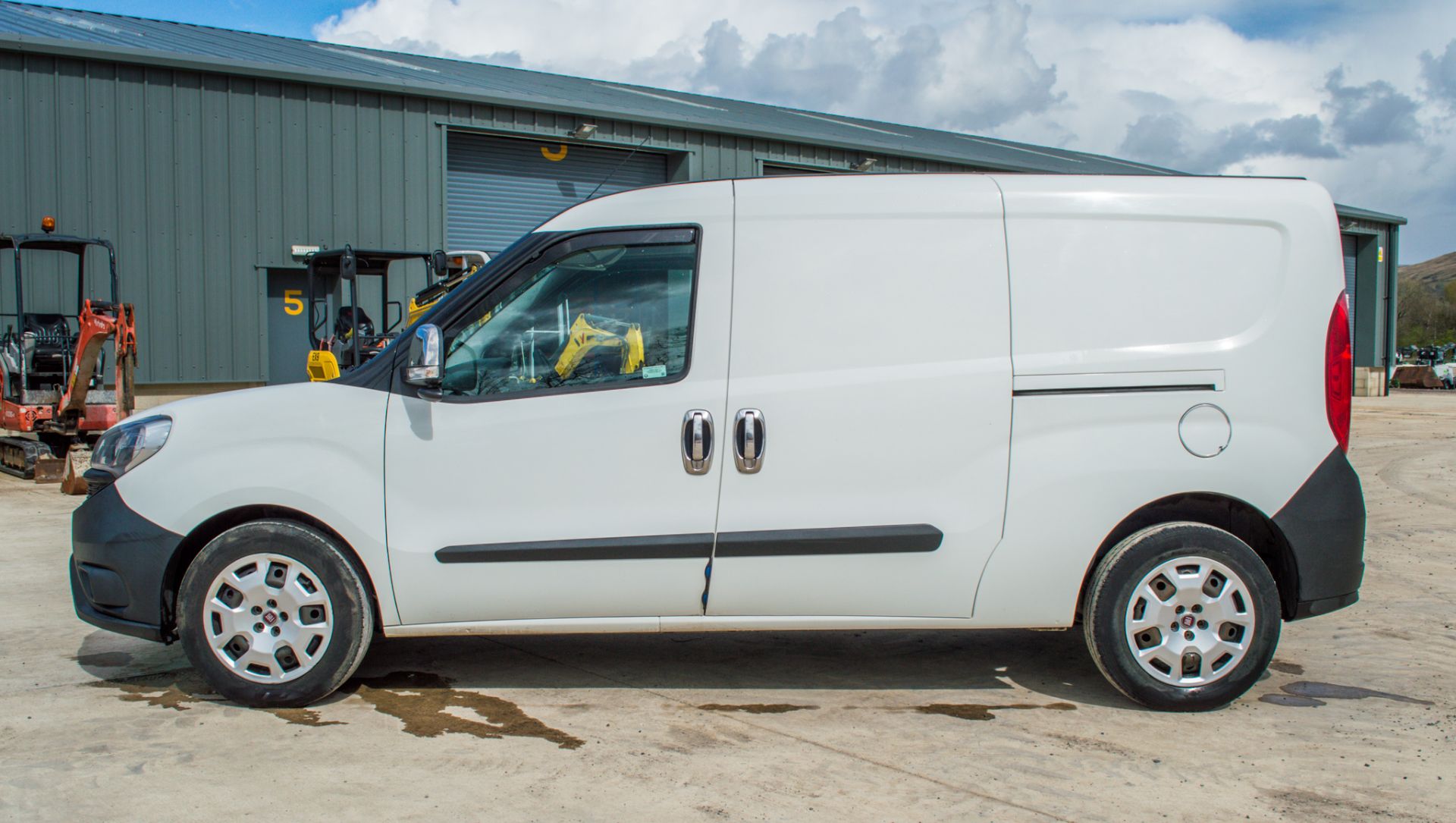 Fiat Doblo Cargo 1.6 M/Jet 105 Maxi LWB diesel 5 seat panel van - Image 7 of 29