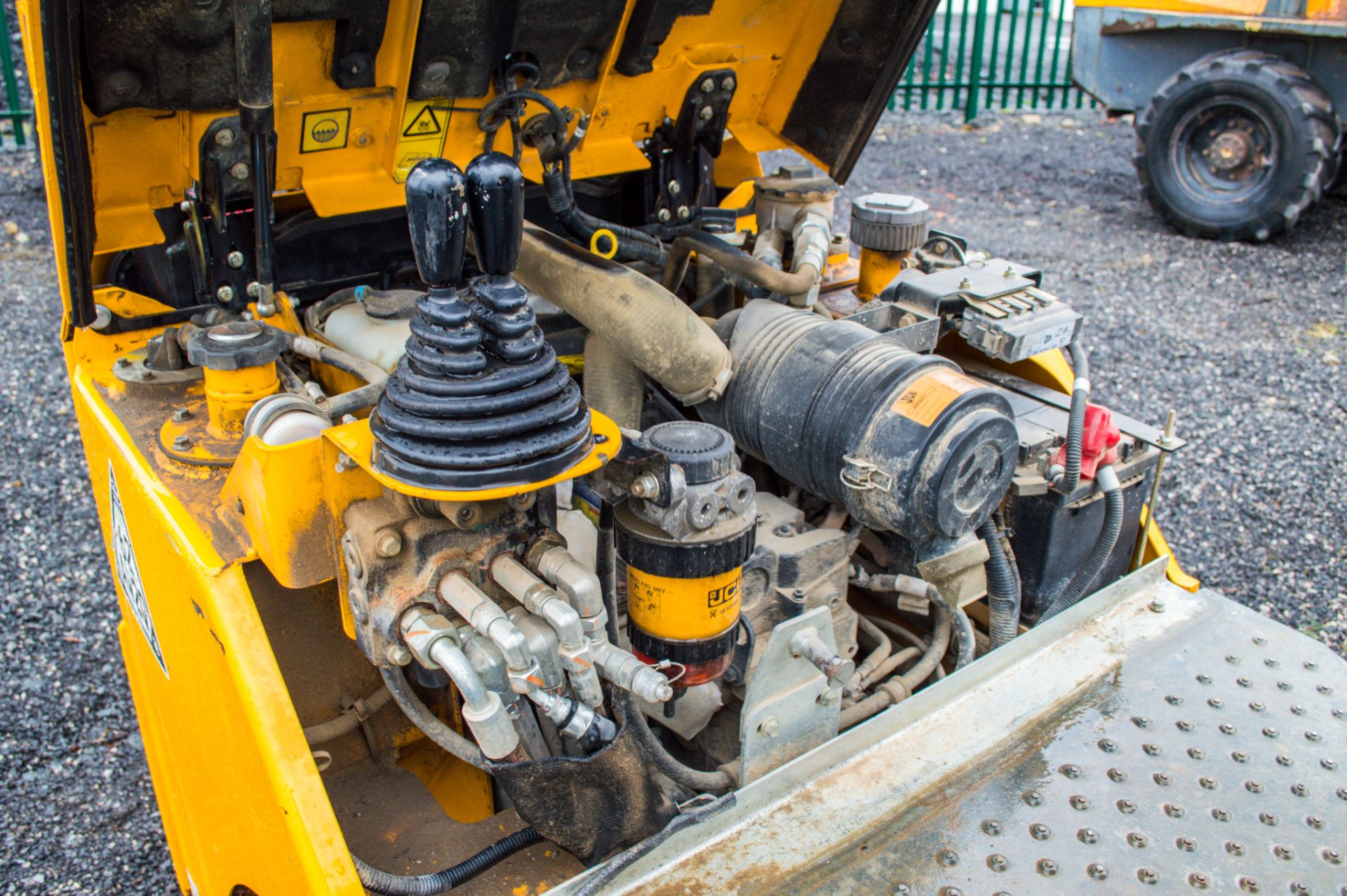 JCB 1T-2  1 tonne hi-tip dumper Year: 2019 S/N: 2915756 Recorded Hours: 368 - Image 17 of 20