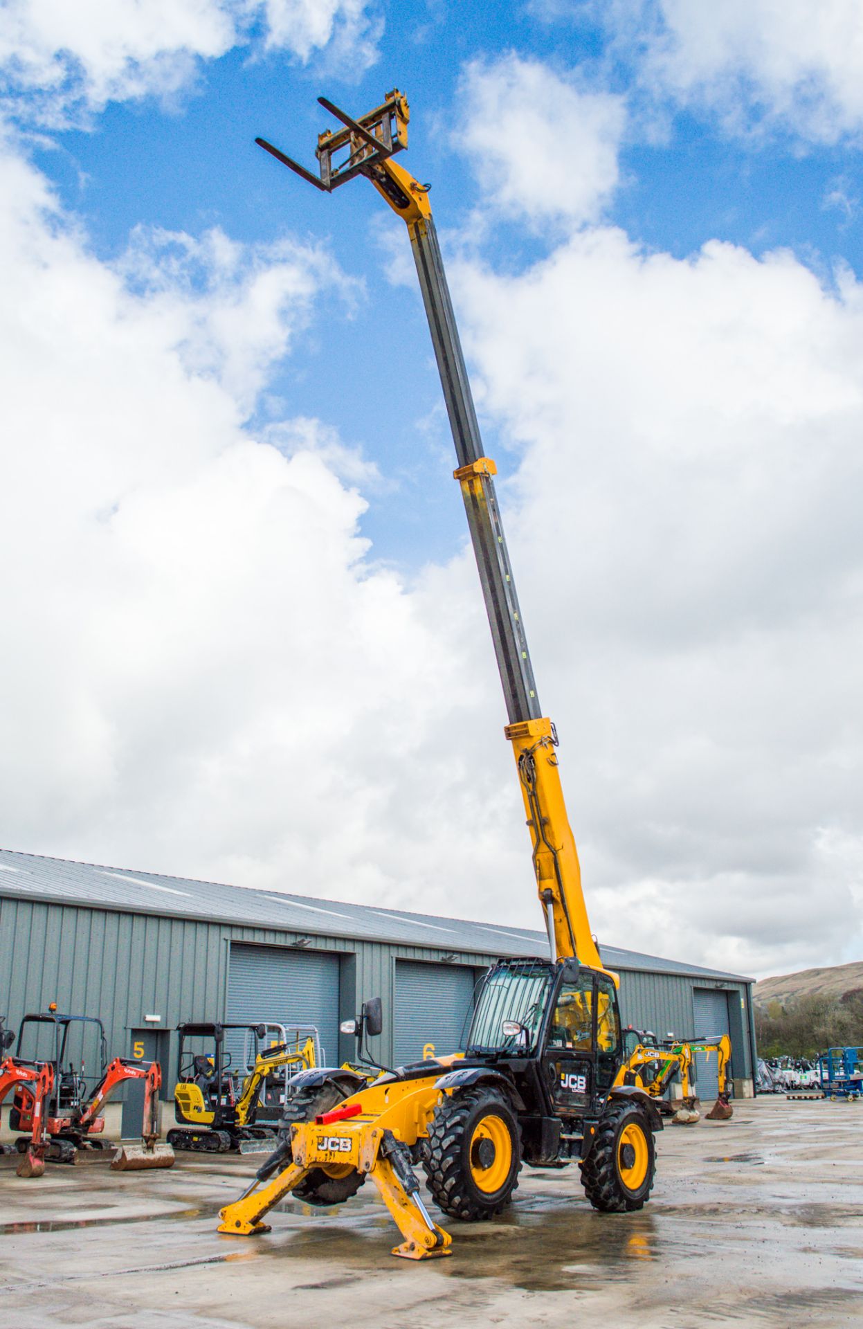 JCB 535-125 Hi - Viz 12.5 metre telescopic handler - Image 13 of 25