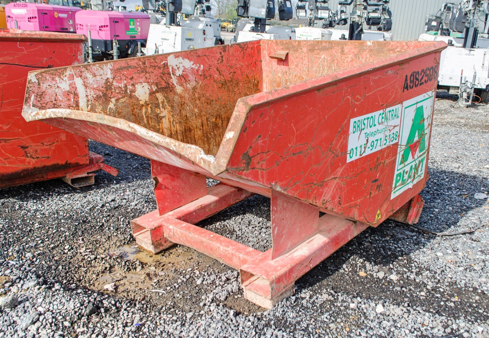 Whitney auto lock fork lift tipping skip A982508