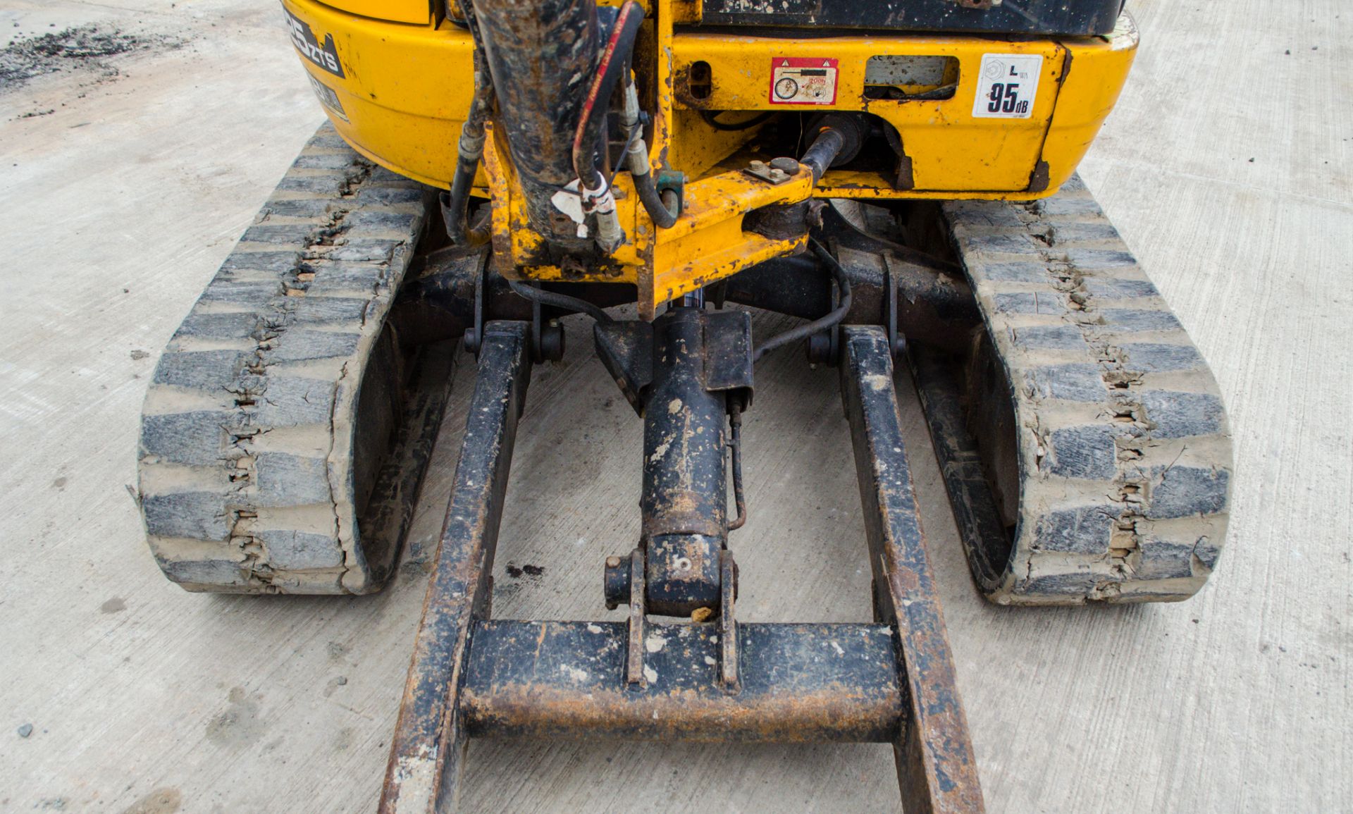 JCB 8025 ZTS 2.5 tonne rubber tracked excavator  Year: 2014 S/N: 226516 Recorded Hours: 3453 - Image 11 of 21