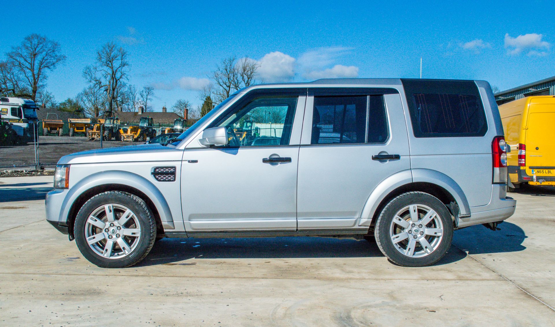 Land Rover Discovery 4 GS SDV6 3.0 diesel automatic estate car - Image 8 of 30