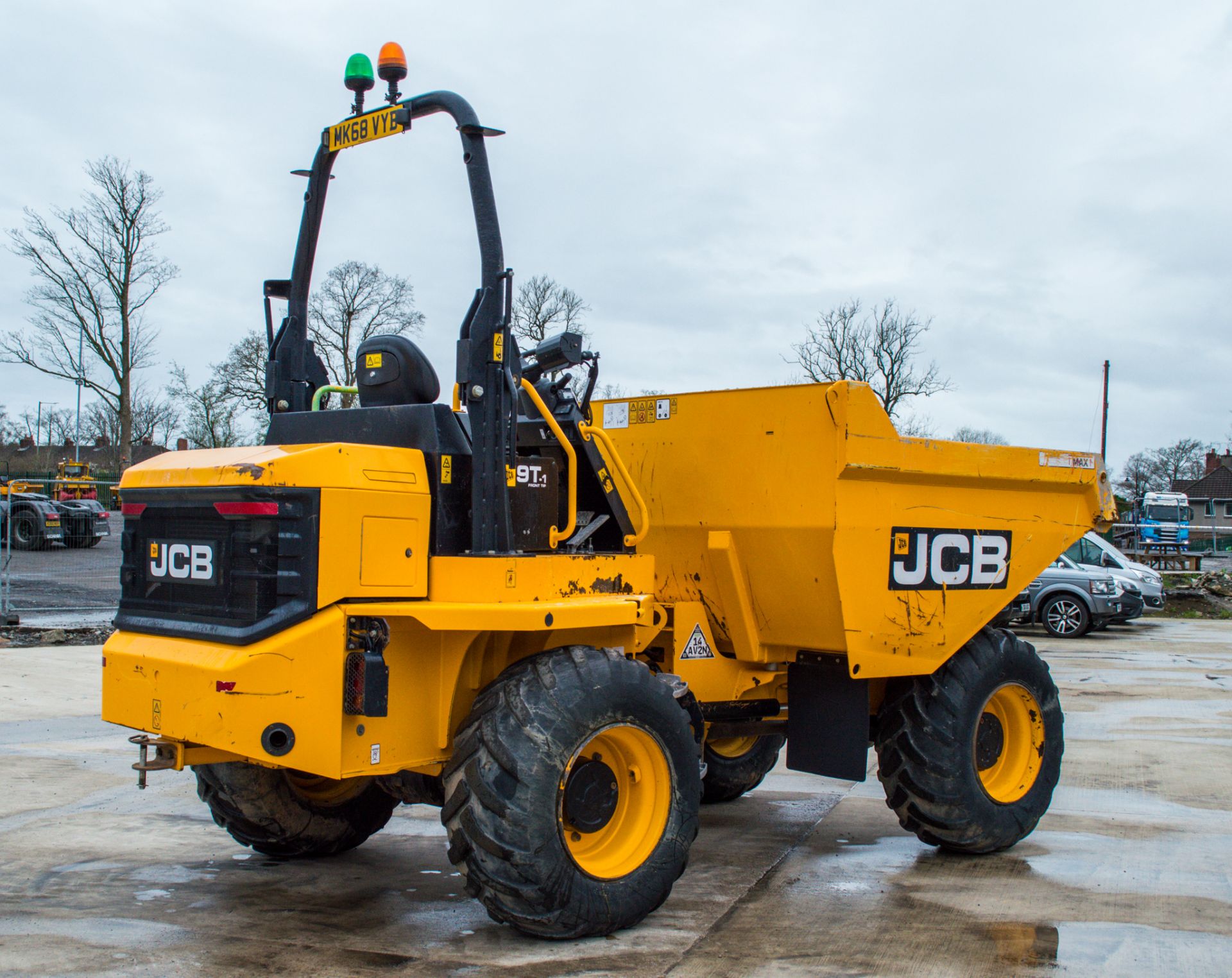 JCB 9T-1 9 tonne straight skip dumper  Year: 2018 S/N: J2561867 Recorded Hours: 1404 - Image 3 of 23