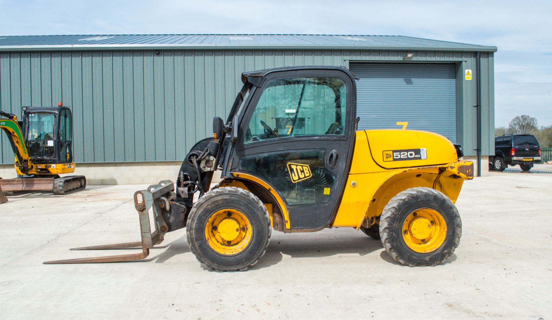 JCB 520-40 4 metre telescopic handler  Year: 2006  S/N: 1013517 Recorded Hours: Clock broken ** - Image 7 of 23