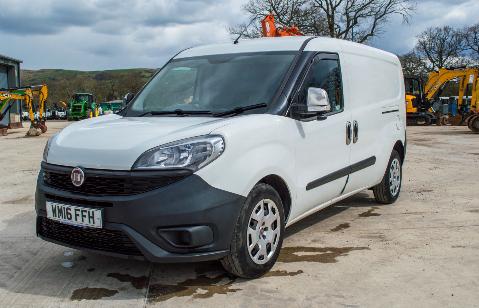 Fiat Doblo Cargo 1.6 M/Jet 105 Maxi LWB diesel 5 seat panel van