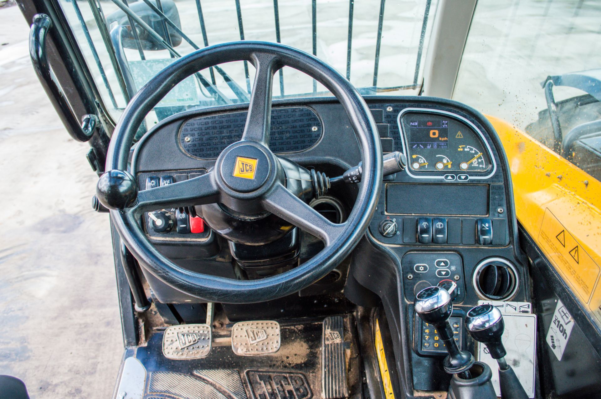 JCB 535-125 Hi - Viz 12.5 metre telescopic handler - Image 21 of 25