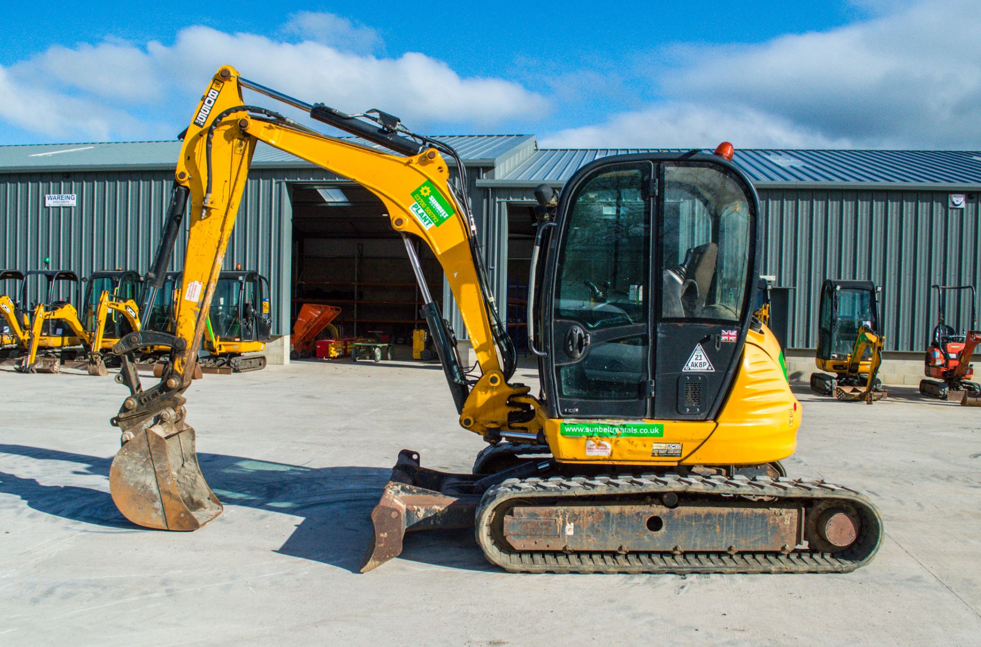 JCB 8055 RTS 5.5 tonne rubber tracked midi excavator Year: 2014 S/N: 2426061 Recorded Hours: 2434 - Image 8 of 23