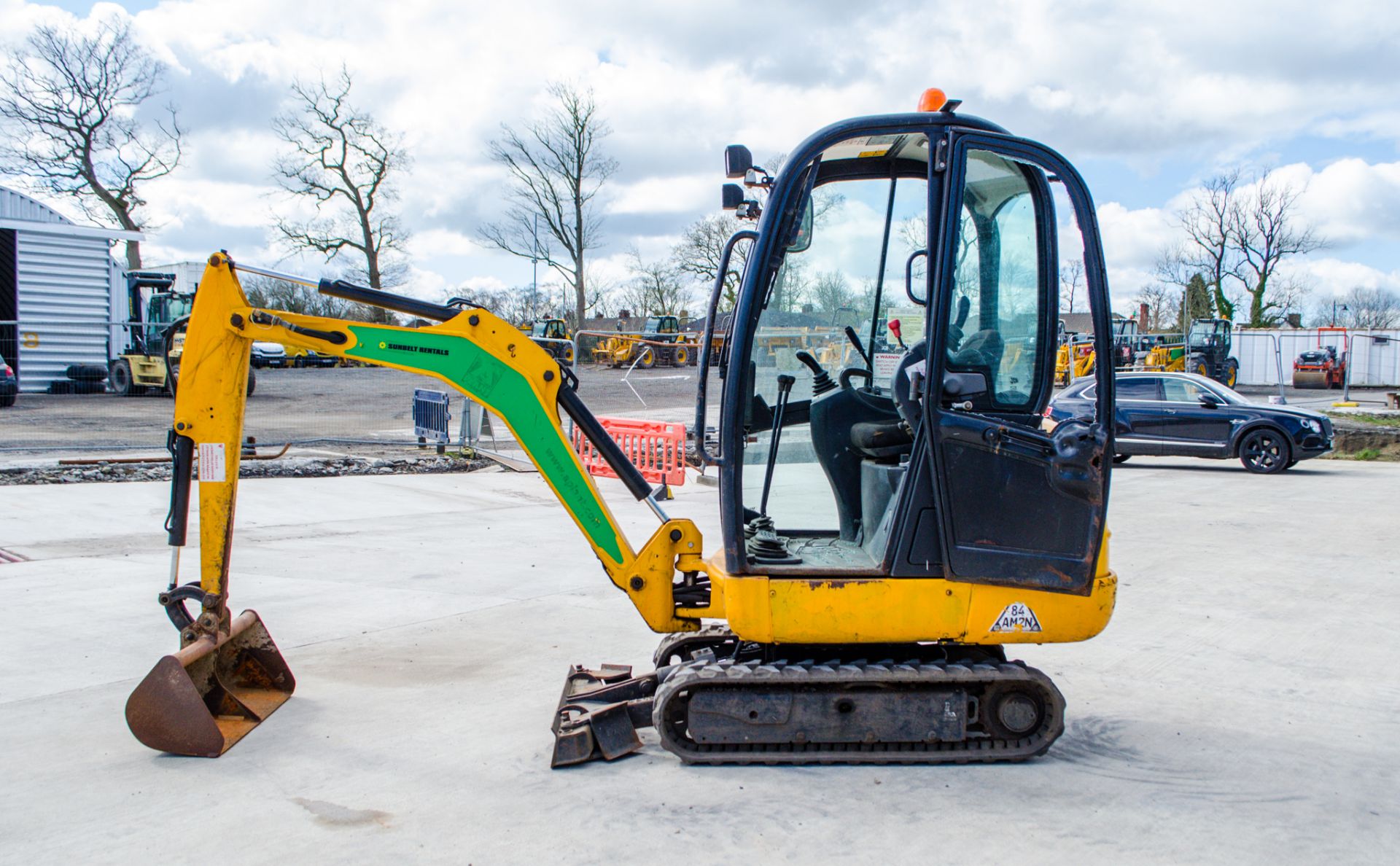 JCB 8018 1.8 tonne rubber tracked mini excavator Year: 2015 S/N: 233560 Recorded Hours: 2597 - Image 8 of 21