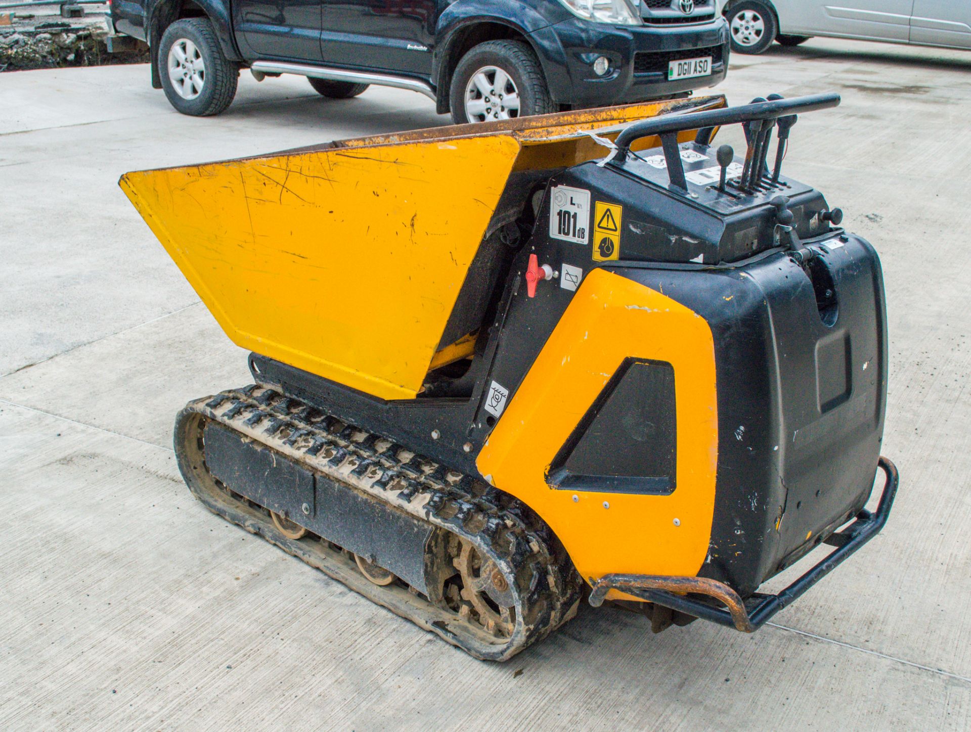 JCB HTD-5 Dumpster 500kg diesel driven rubber tracked walk behind hi-tip dumper Year: 2016 S/N: - Image 4 of 14