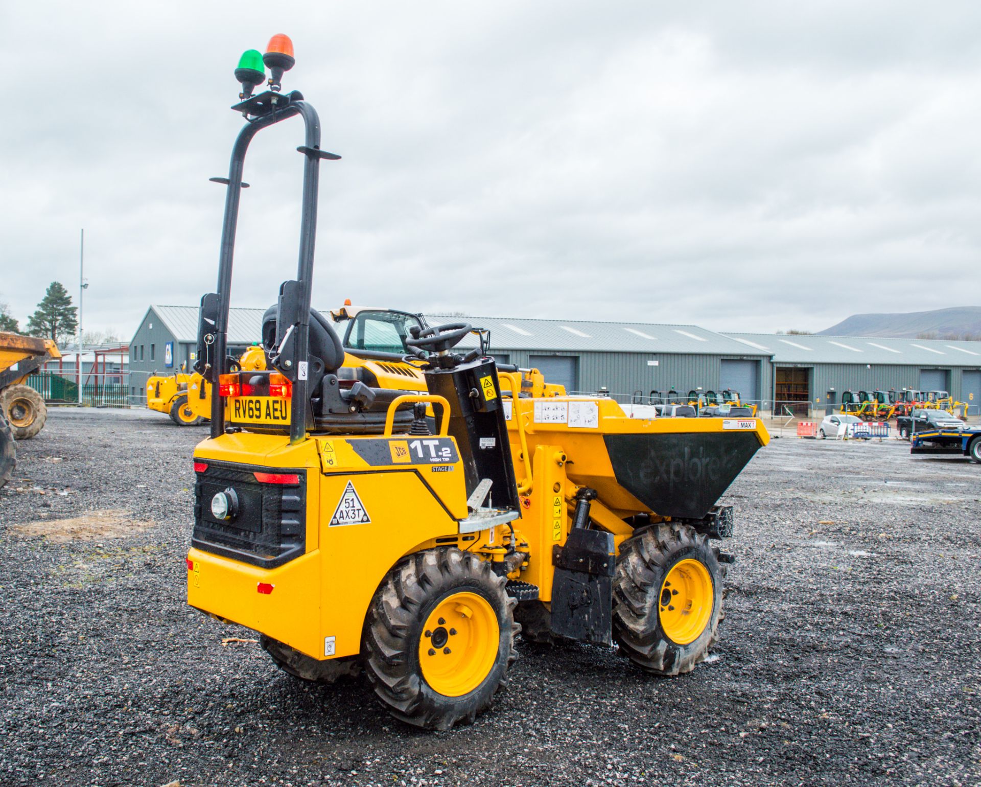 JCB 1T-2  1 tonne hi-tip dumper Year: 2019 S/N: 2915758 Recorded Hours: 272 - Image 3 of 20