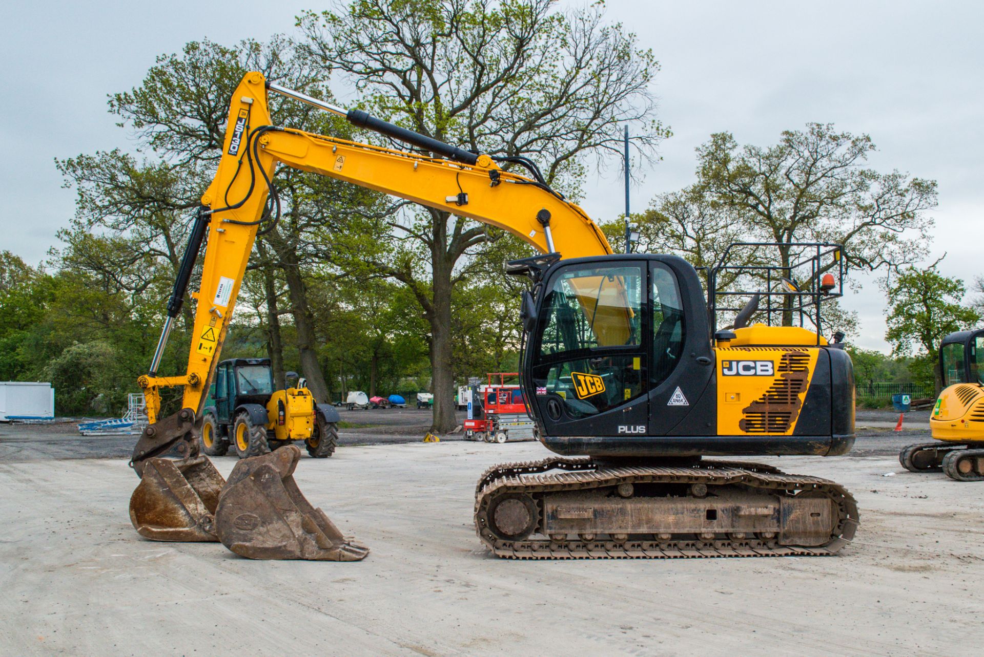 JCB JS130 LC+ 13 tonne steel tracked excavator Year: 2016 S/N: 424040 Recorded Hours: 5228 Air - Image 7 of 24