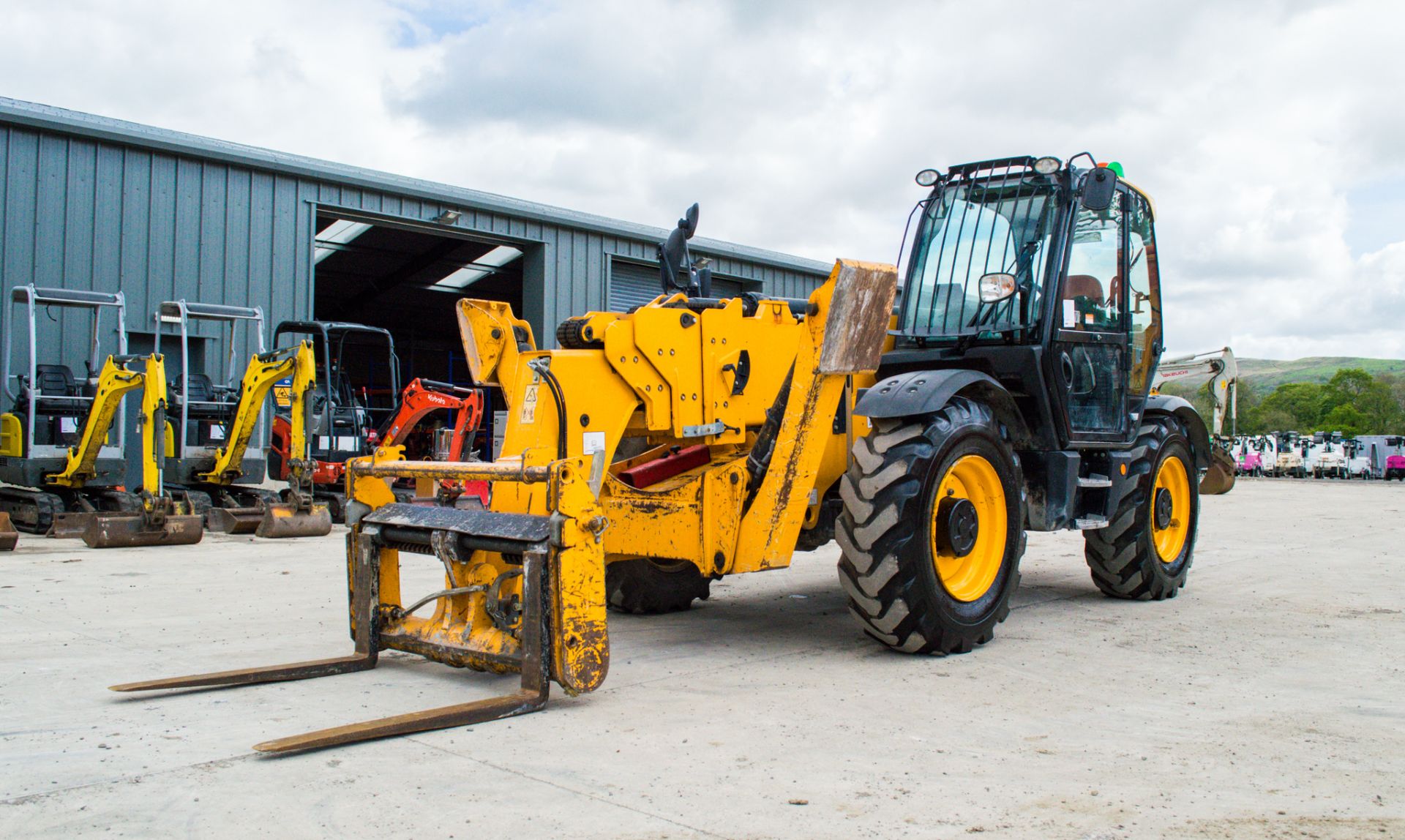 JCB 540-180 Hi-Viz 18 metre telescopic handler  Year: 2017 S/N: 2567255 Recorded Hours: 5503 c/w