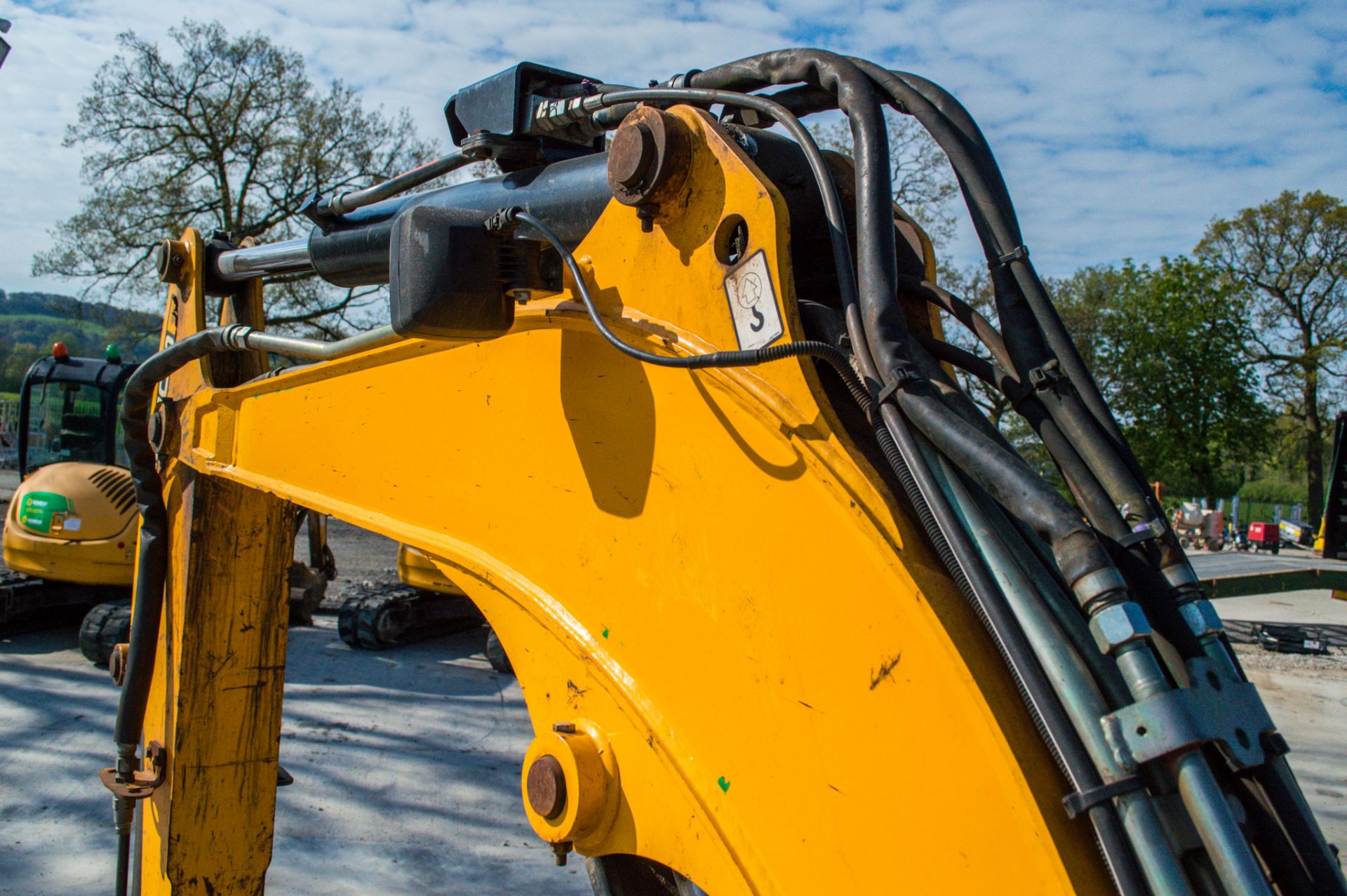JCB 8055 RTS 5.5 tonne rubber tracked midi excavator Year: 2014 S/N: 2060727 Recorded Hours: 2618 - Image 13 of 25