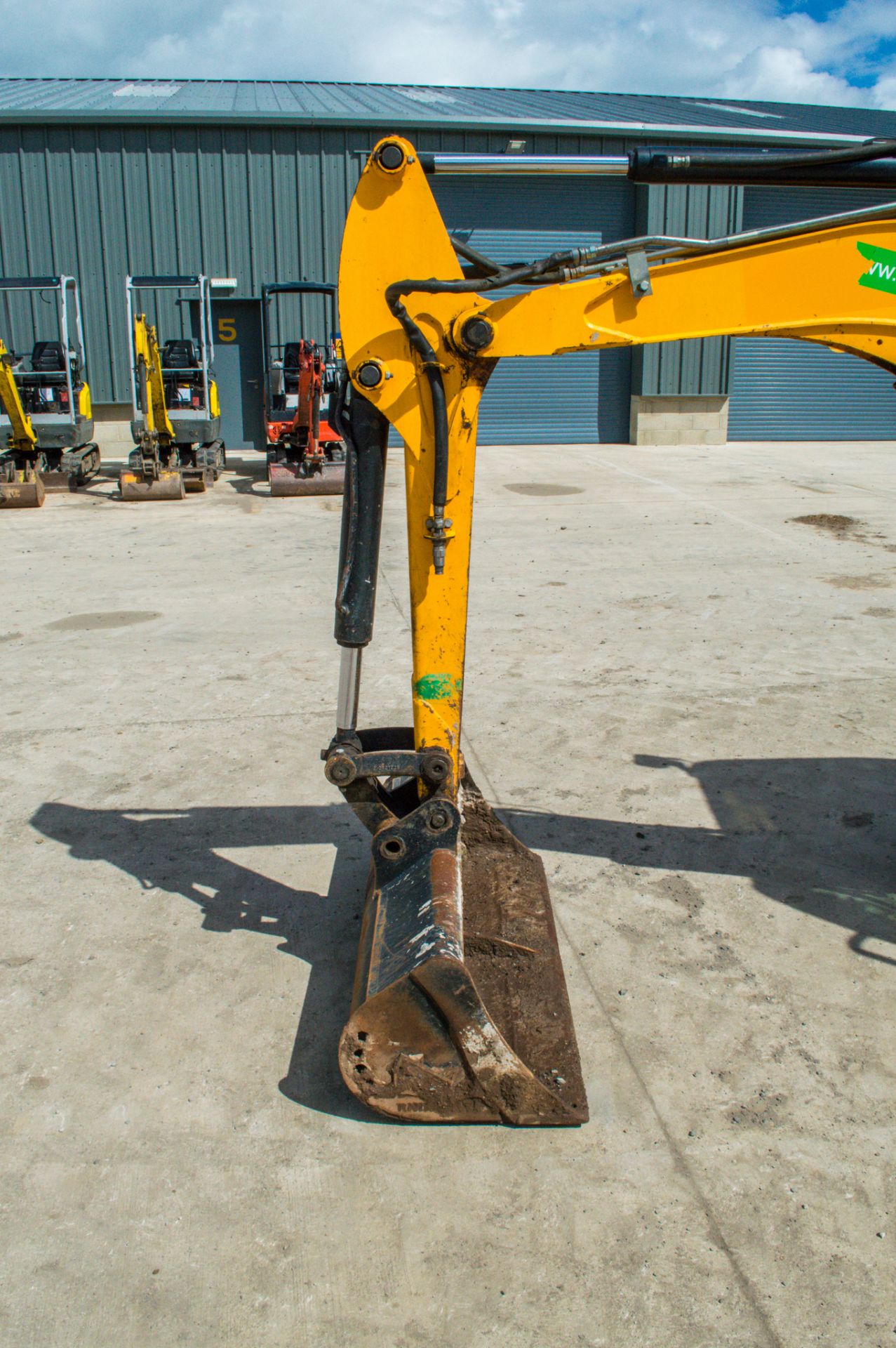 JCB 8025 2.5 tonne rubber tracked mini excavator Year: 2013 S/N: 2226112 Recorded hours: 3431 Blade, - Image 12 of 22