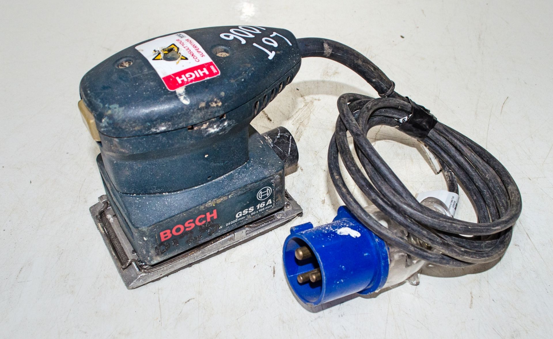 Bosch GSS16A 240v palm sander SOA109