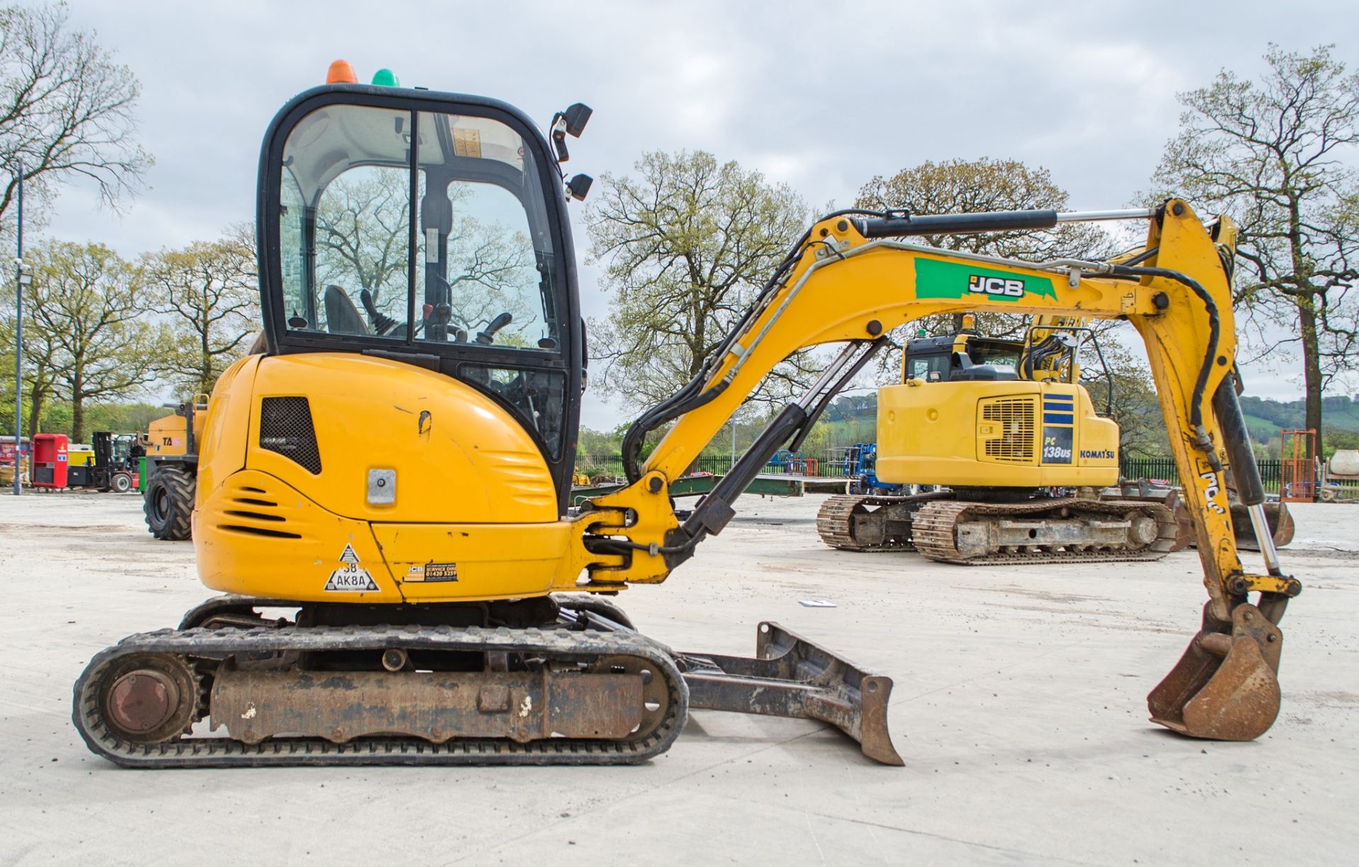 JCB 8030 ZTS 3 tonne rubber tracked excavator Year: 2014 S/N: 2117050 Recorded Hours: 2750 blade, - Image 7 of 21