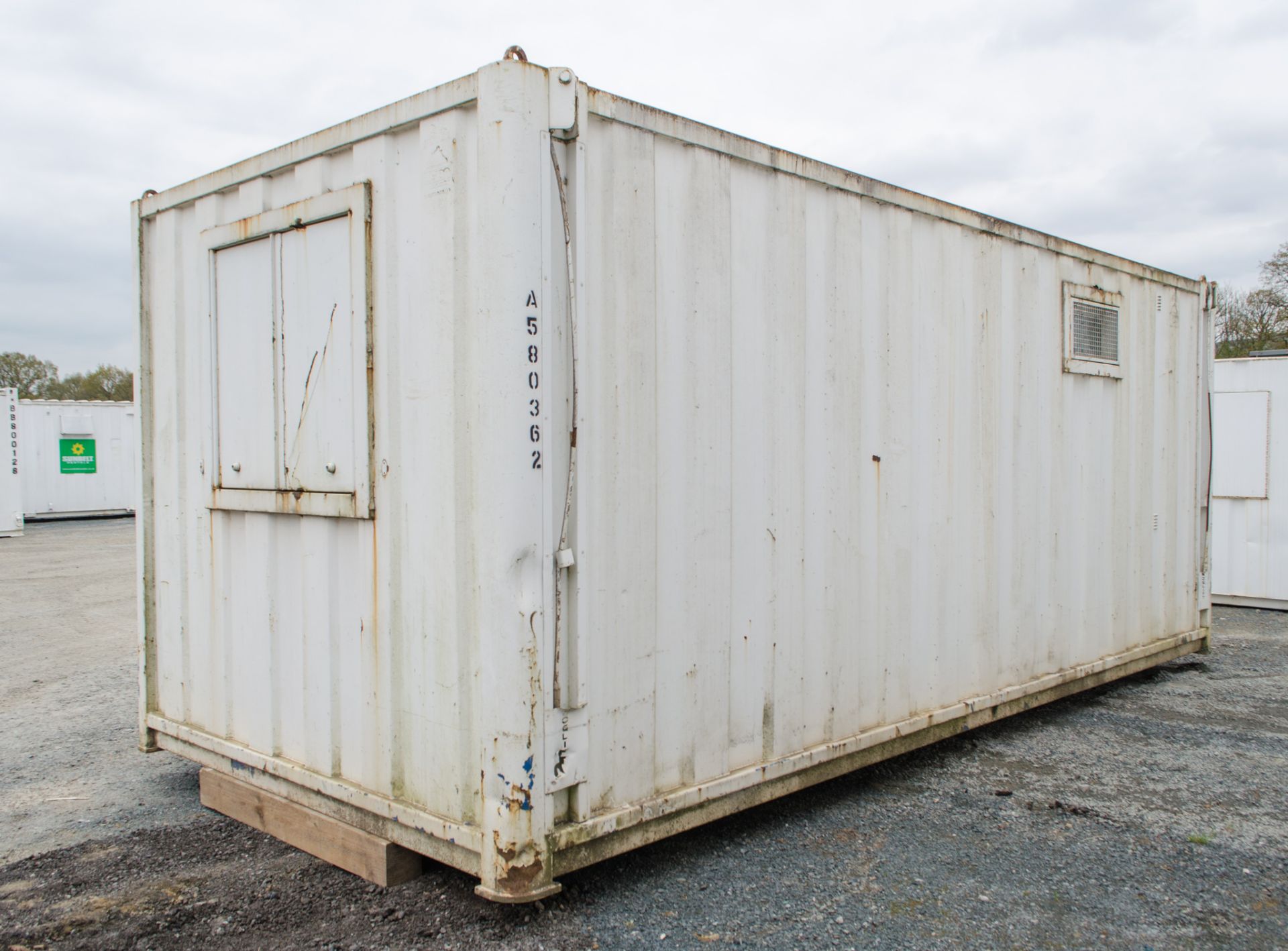 21 ft x 9 ft steel anti vandal welfare site unit Comprising of canteen, changing room, toilet & - Image 4 of 12