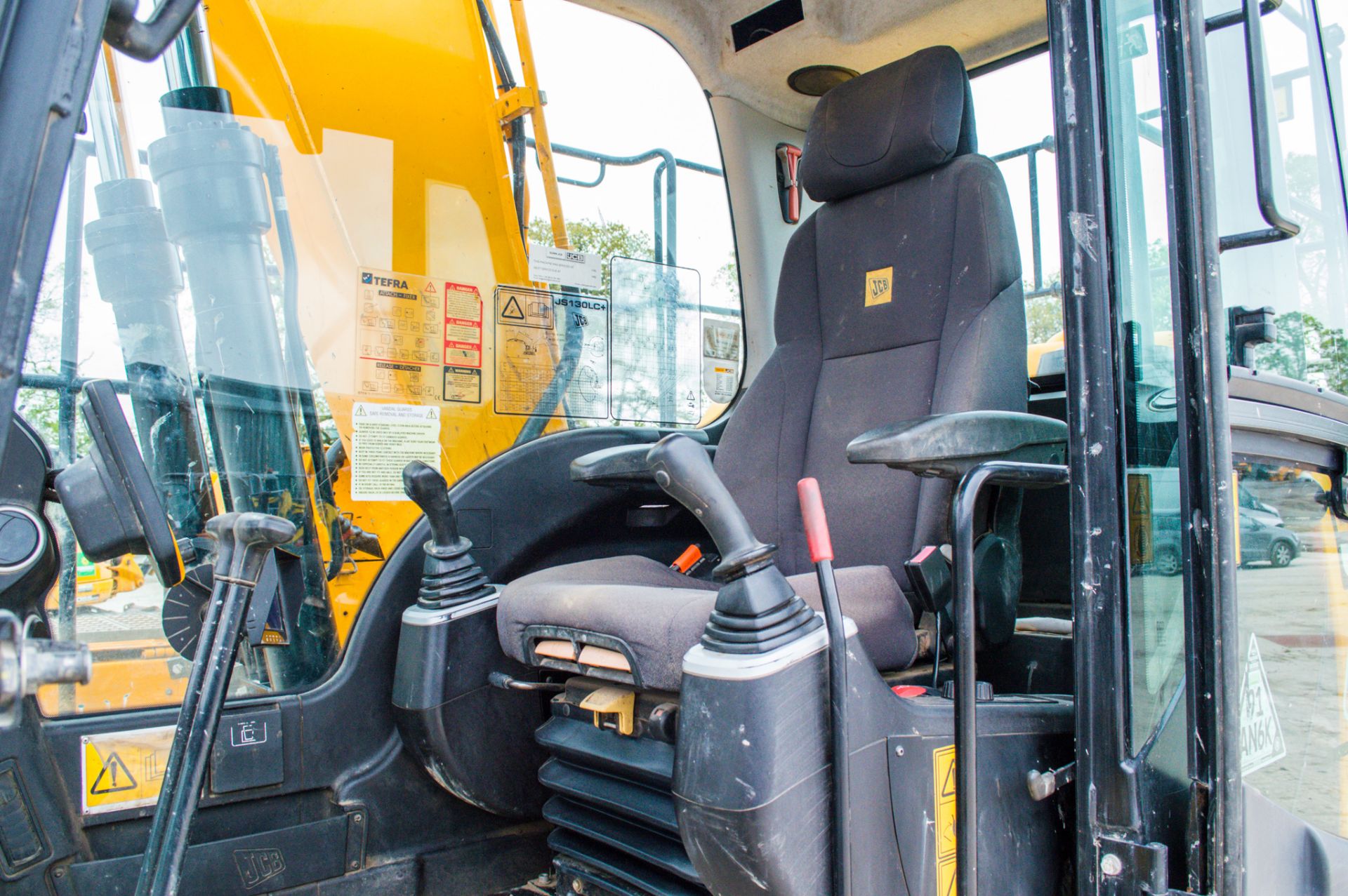 JCB JS130 LC+ 13 tonne steel tracked excavator Year: 2016 S/N: 424044 Recorded Hours: 4240 Air - Image 20 of 25