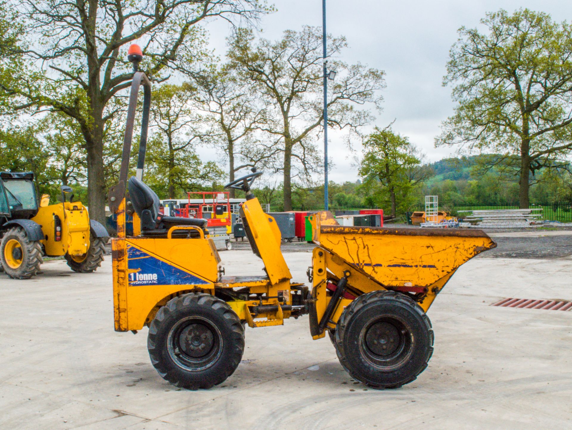 Thwaites 1 tonne hi-tip dumper Year: 2008 S/N: 4838 Recorded Hours: 1201 - Image 8 of 21