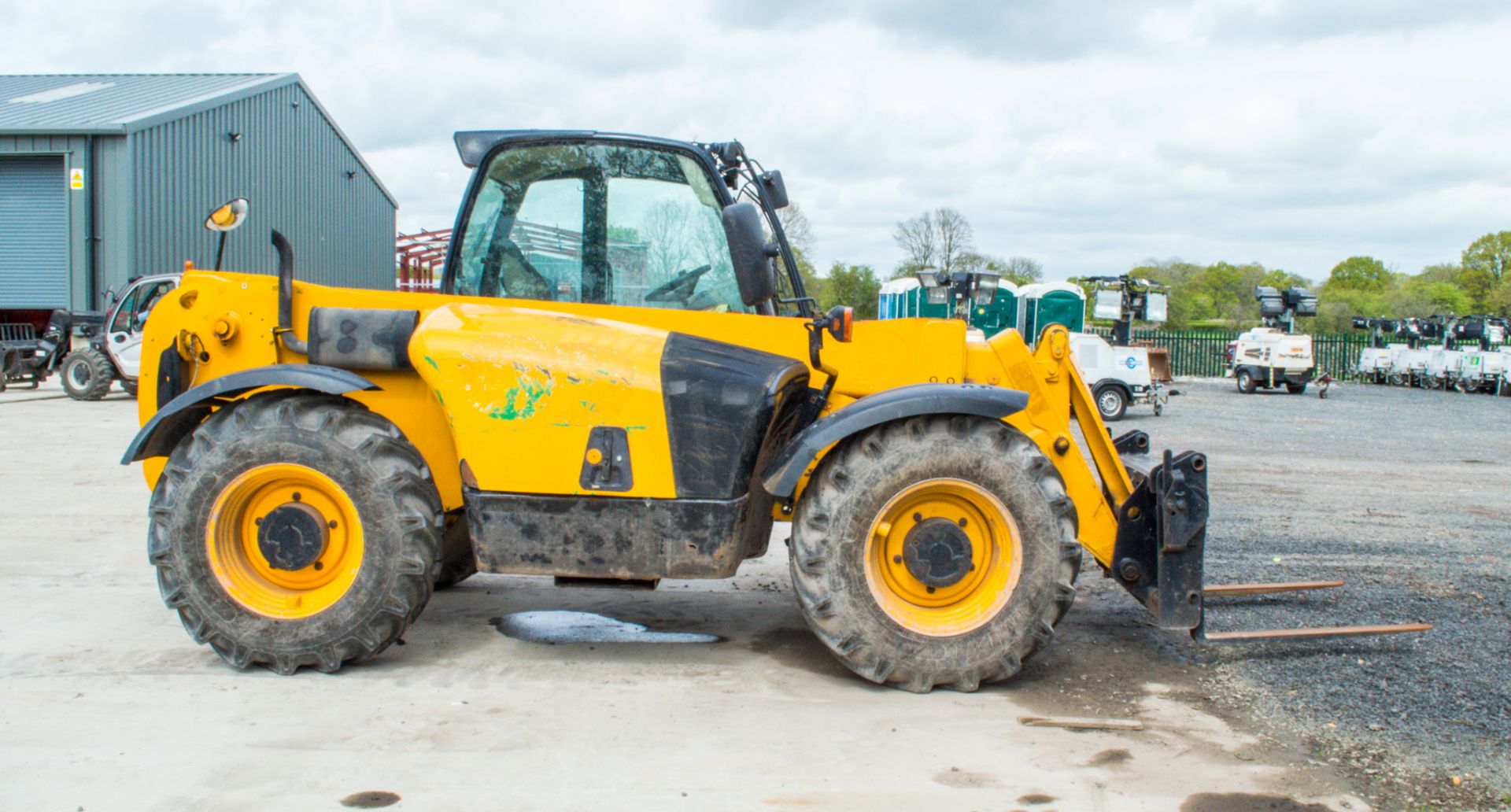 JCB 531-70 7 metre telescopic handler Year: 2008 S/N: 81425455 Recorded Hours: 4356 ** Turns over - Image 7 of 16