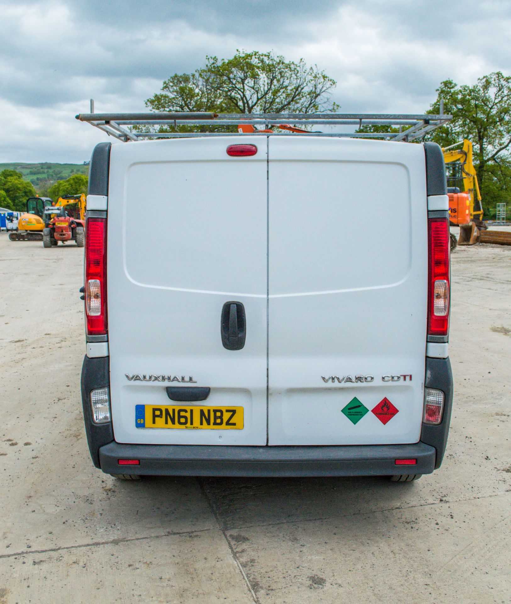 Vauxhall Vivaro 2900 2.0 CDTI 113 LWB panel van - Image 6 of 26