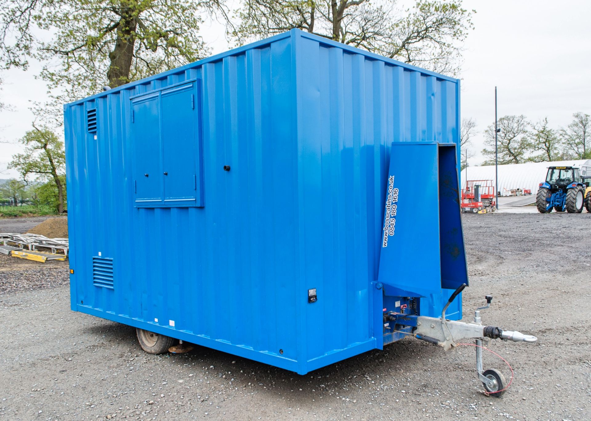 Boss Cabins 12 ft x 8 ft steel anti vandal mobile welfare unit Comprising of: Canteen, toilet & - Image 2 of 12