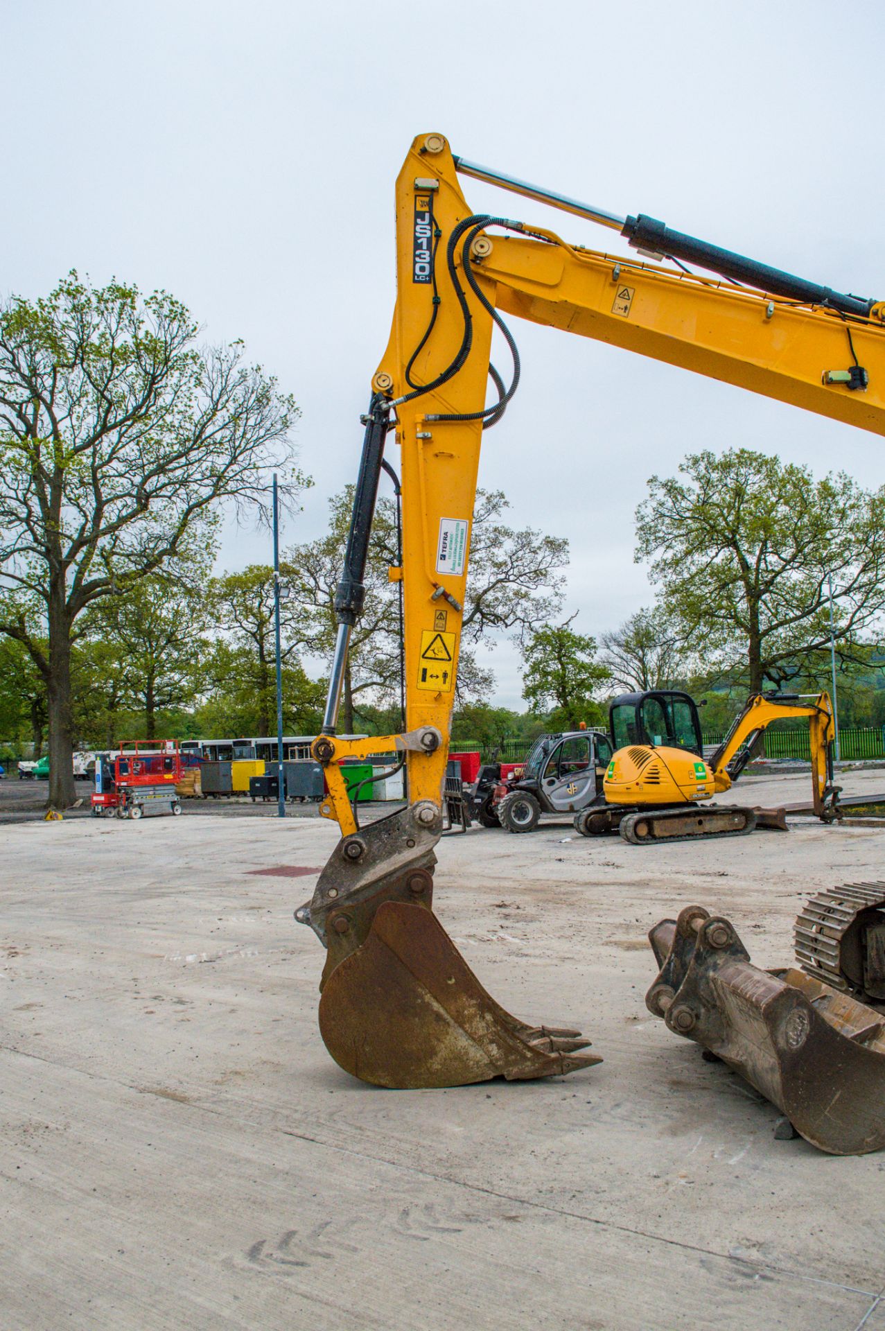 JCB JS130 LC+ 13 tonne steel tracked excavator Year: 2016 S/N: 424044 Recorded Hours: 4240 Air - Image 14 of 25