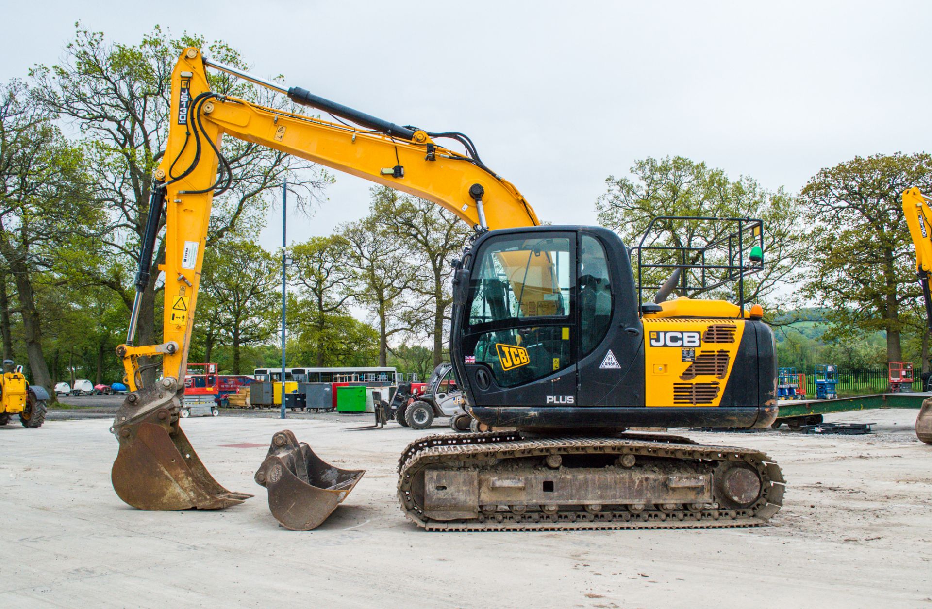 JCB JS130 LC+ 13 tonne steel tracked excavator Year: 2016 S/N: 424044 Recorded Hours: 4240 Air - Image 7 of 25