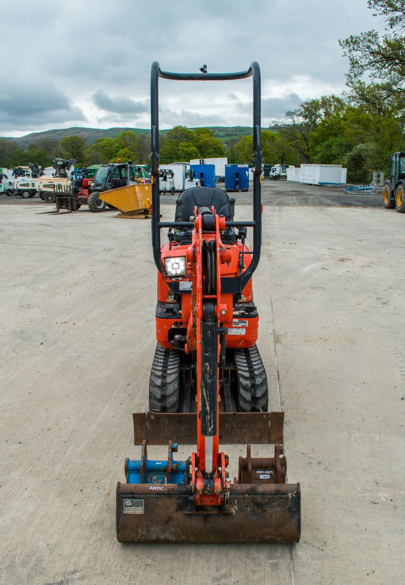 Kubota K008-3 0.8 tonne rubber tracked micro excavator Year: 2018 S/N: 31069 Recorded Hours: 663 - Image 5 of 20