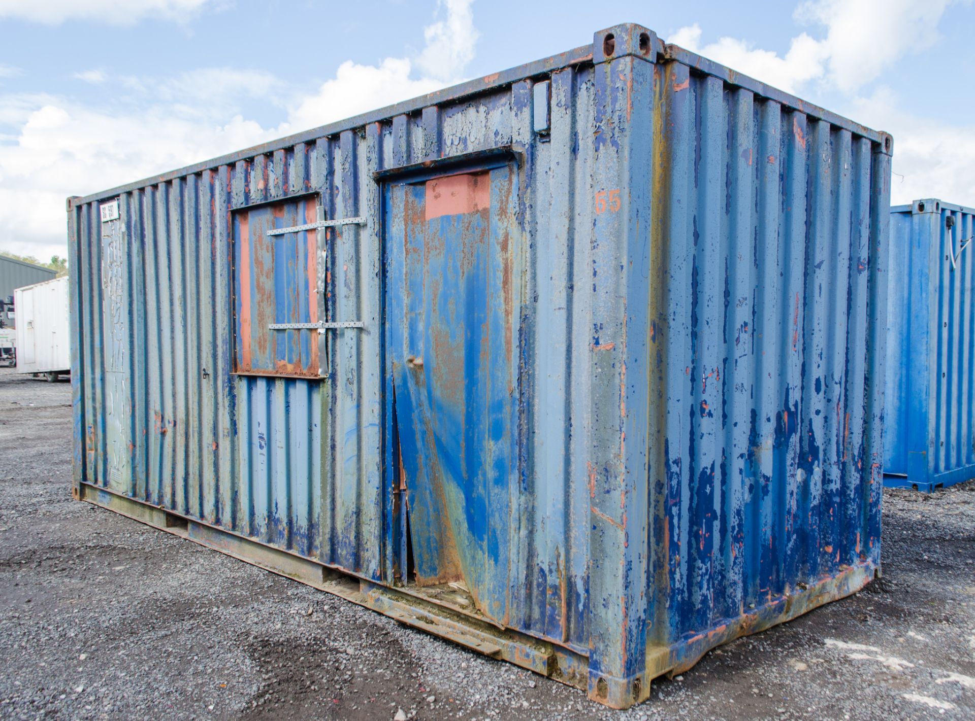 20 ft x 8 ft steel shipping container c/w side door & window SC597 - Image 4 of 5