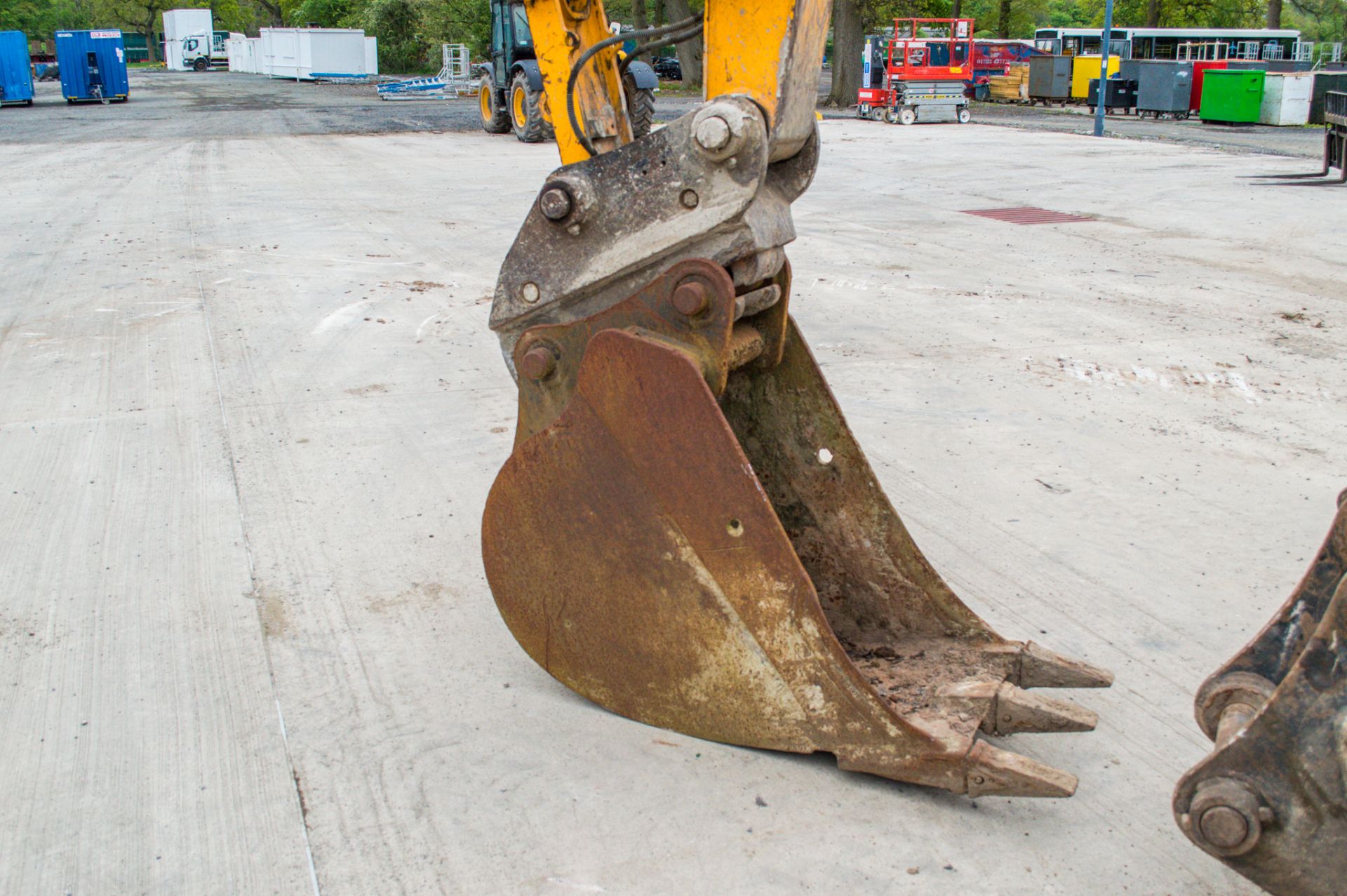 JCB JS130 LC+ 13 tonne steel tracked excavator Year: 2016 S/N: 424044 Recorded Hours: 4240 Air - Image 15 of 25