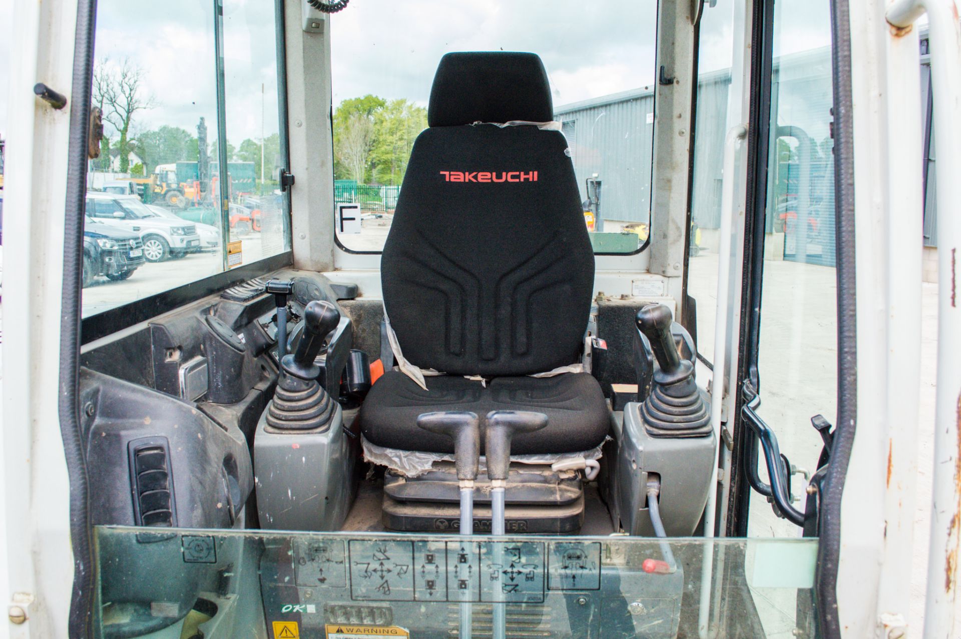 Takeuchi TB260 6 tonne rubber tracked midi excavator Year: 2014 S/N: 126000704 Recorded hours: - Image 21 of 26