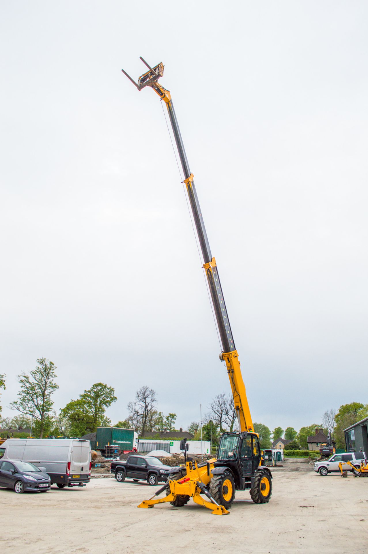 JCB 540-180 Hi-Viz 18 metre telescopic handler  Year: 2017 S/N: 2567523 Recorded Hours: 6703 c/w - Image 16 of 26