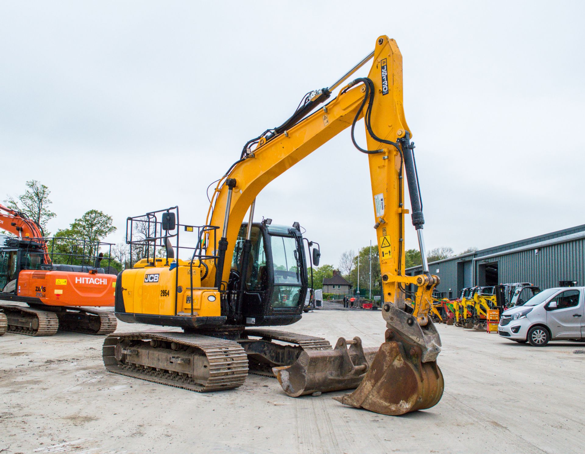 JCB JS130 LC+ 13 tonne steel tracked excavator Year: 2016 S/N: 424044 Recorded Hours: 4240 Air - Image 2 of 25