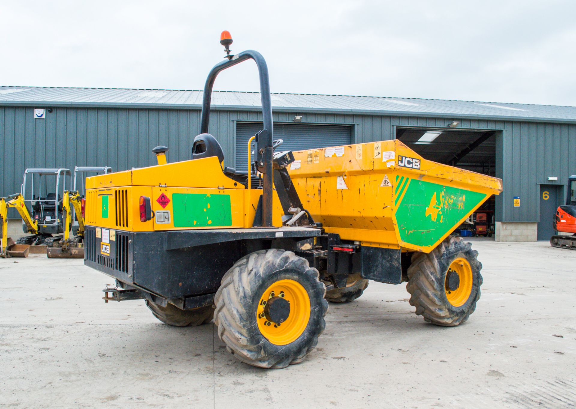 JCB  6T  6 tonne straight skip dumper Year:2015 S/N: K7468 Recorded Hours: 1493 A666972 - Image 3 of 21