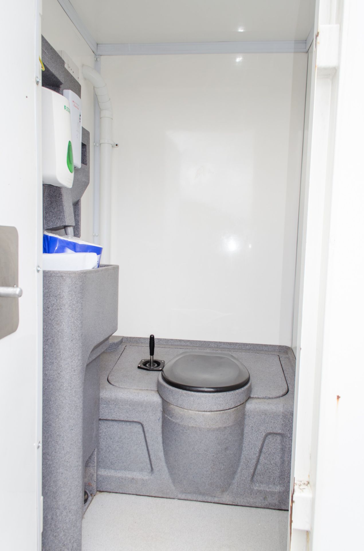 Boss Cabins 12 ft x 8 ft steel anti vandal mobile welfare unit Comprising of: Canteen, toilet & - Image 9 of 11