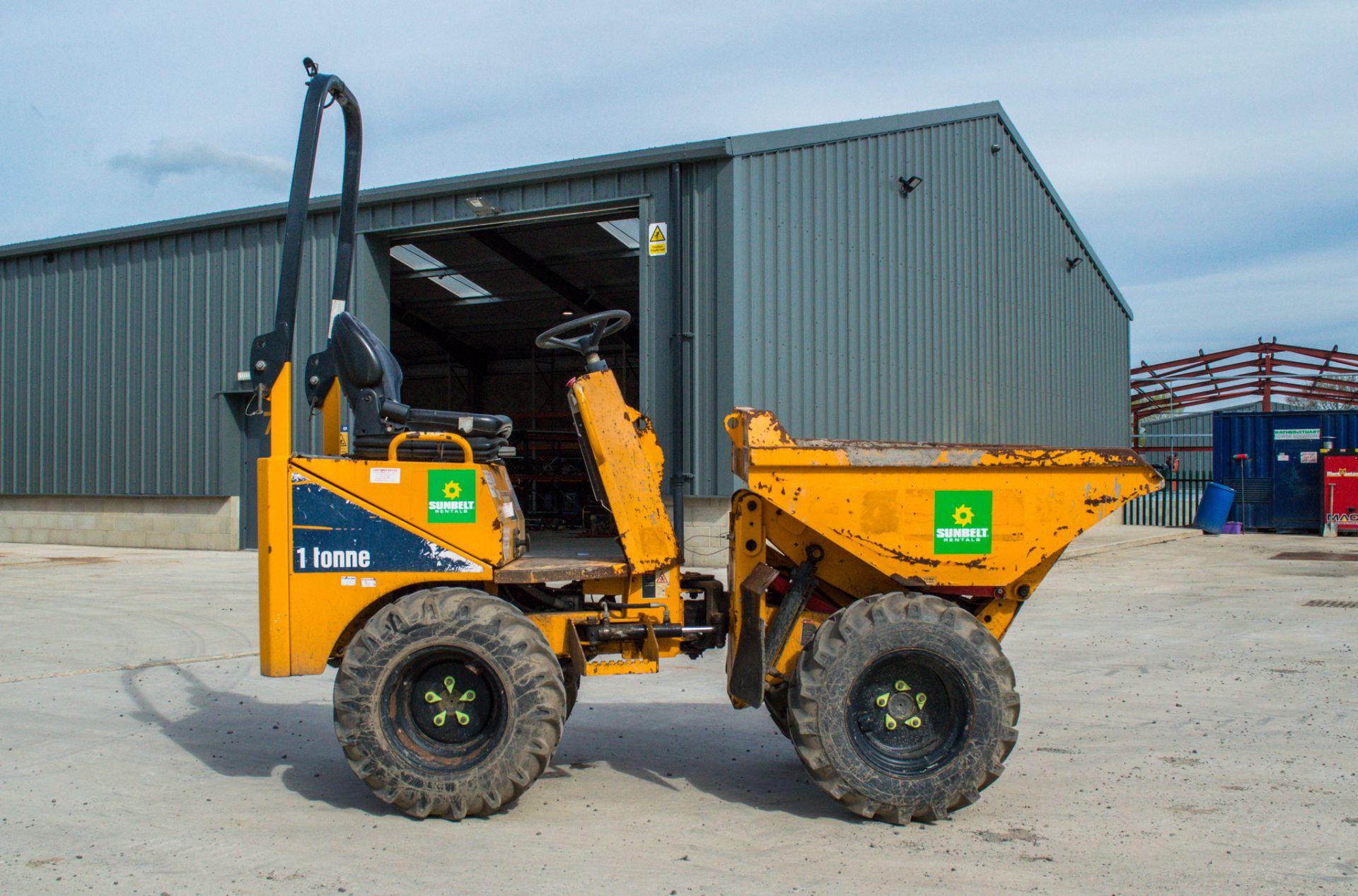 Thwaites 1 tonne hi-tip dumper Year: 2014 S/N: 17C7369 Recorded Hours: 1684 A634832 - Image 7 of 22