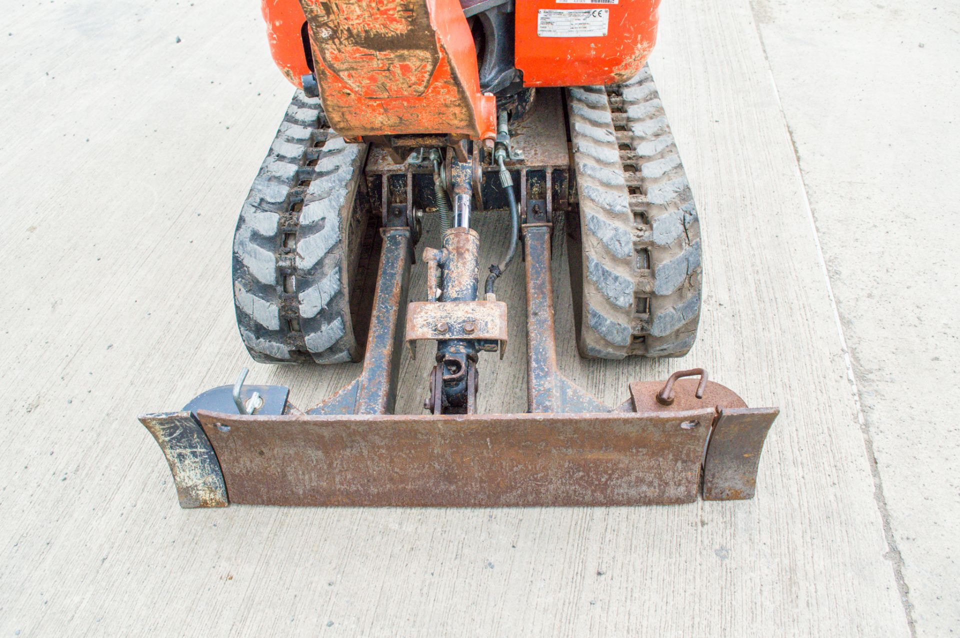 Kubota K008-3 0.8 tonne rubber tracked micro excavator Year: 2018 S/N: 31068 Recorded Hours: 1180 - Image 14 of 20