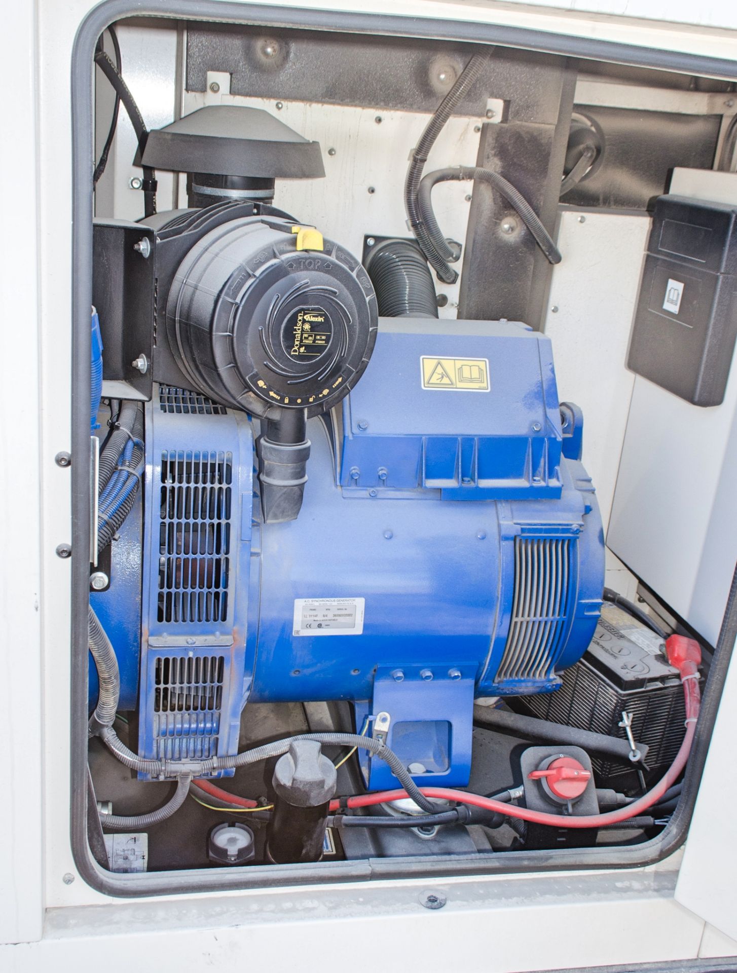 FG Wilson Pro 100-2 100 kva diesel driven generator Year: 2020 S/N: FGWGS976APRK00270 Recorded - Image 6 of 11