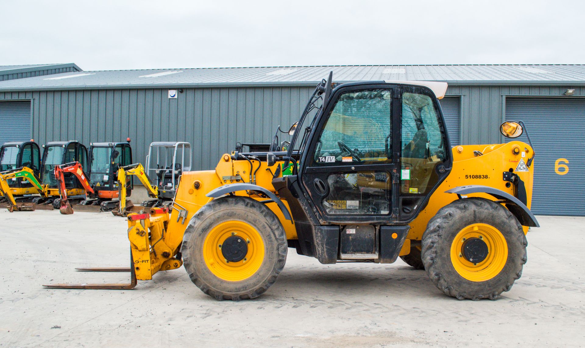 JCB 535-95 9.5 metre telescopic handler Year: 2015 S/N: 2346986 Recorded Hours: 1773 H5108838 - Image 7 of 23