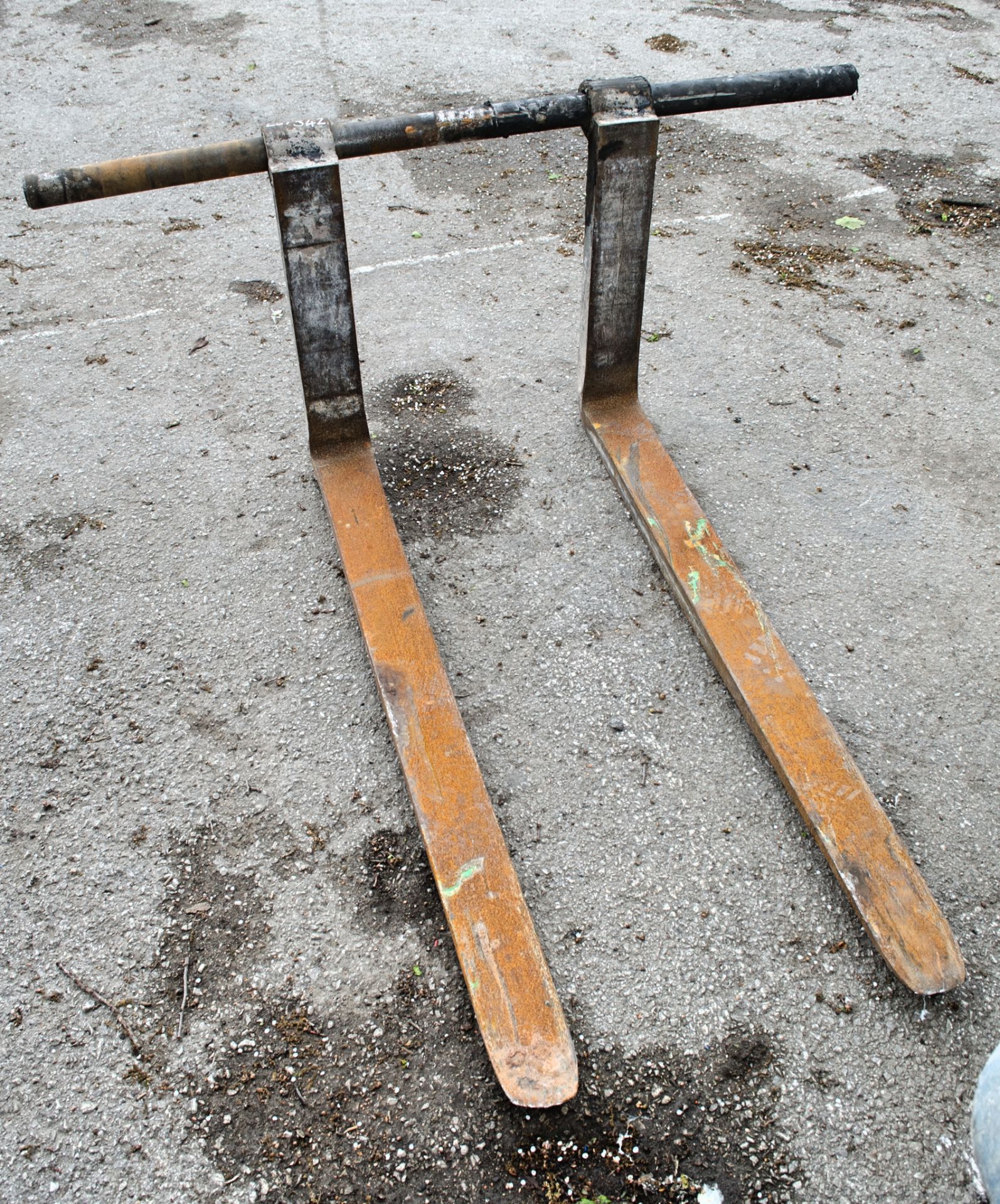 Pair of forks to suit telescopic handler