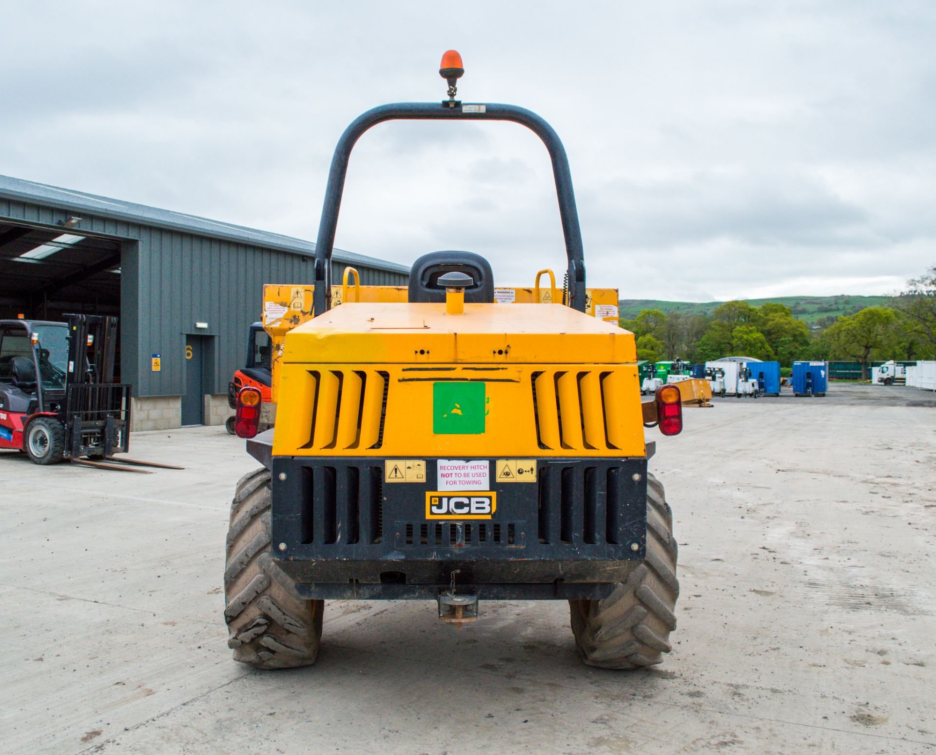 JCB  6T  6 tonne straight skip dumper Year:2015 S/N: K7468 Recorded Hours: 1493 A666972 - Image 6 of 21