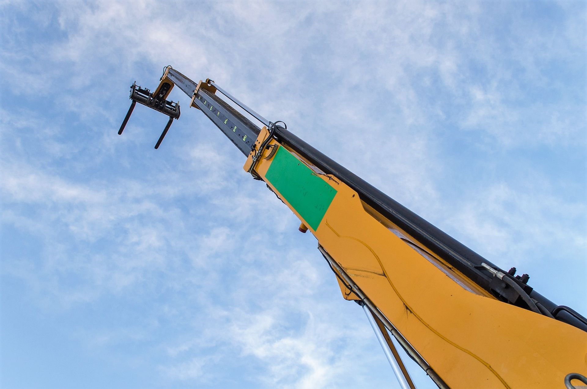 JCB 535-140 Hi-Viz 14 metre telescopic handler Year: 2014  S/N: 2339650 Recorded Hours: 4182 A633927 - Image 10 of 24