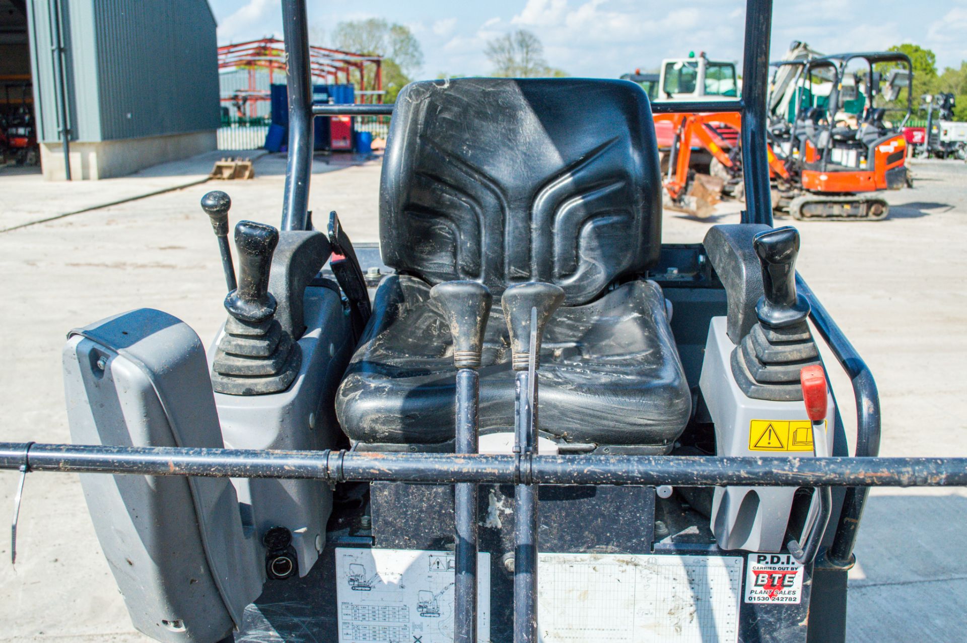 Kubota KX015-4 1.5 tonne rubber tracked mini excavator Year: 2018 S/N: 63480 Recorded Hour: 937 - Image 17 of 20