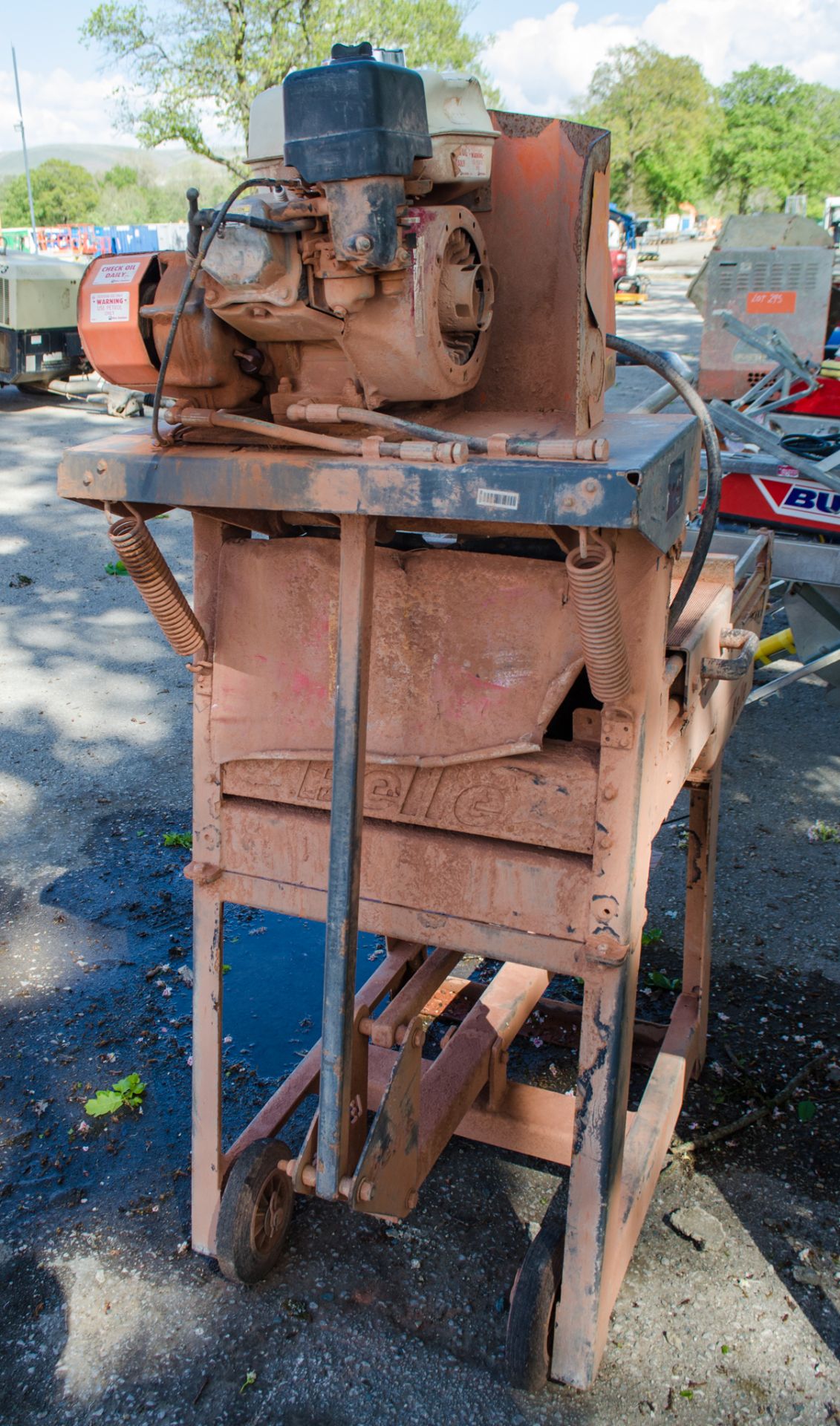 Belle MS521 petrol driven site chop saw Year: 2016 ** Engine parts missing ** BEL-0186 - Image 2 of 3