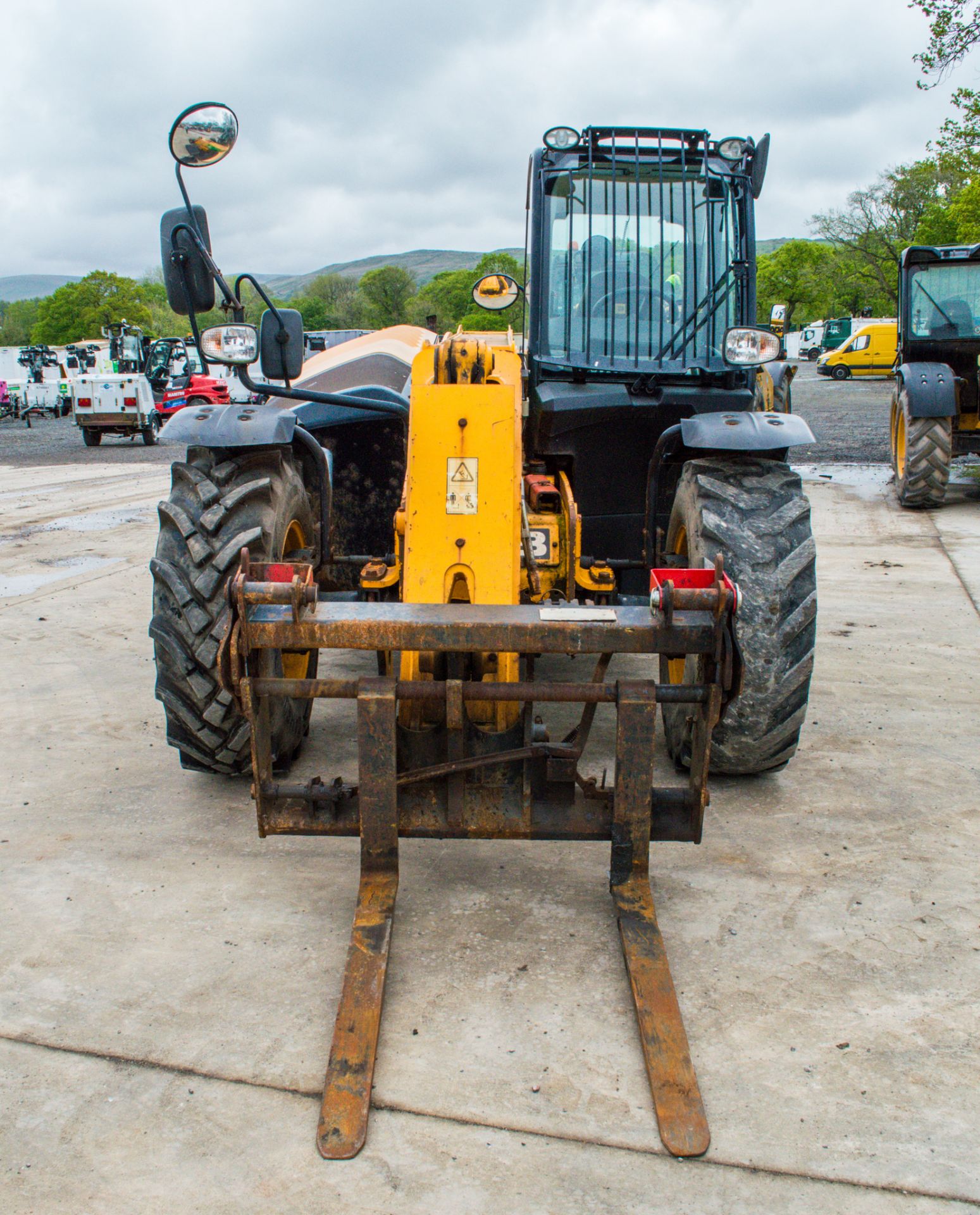 JCB 531-70 7 metre telescopic handler  Year: 2015  S/N: 2349726 Recorded Hours: 2144 A668951 - Image 5 of 25