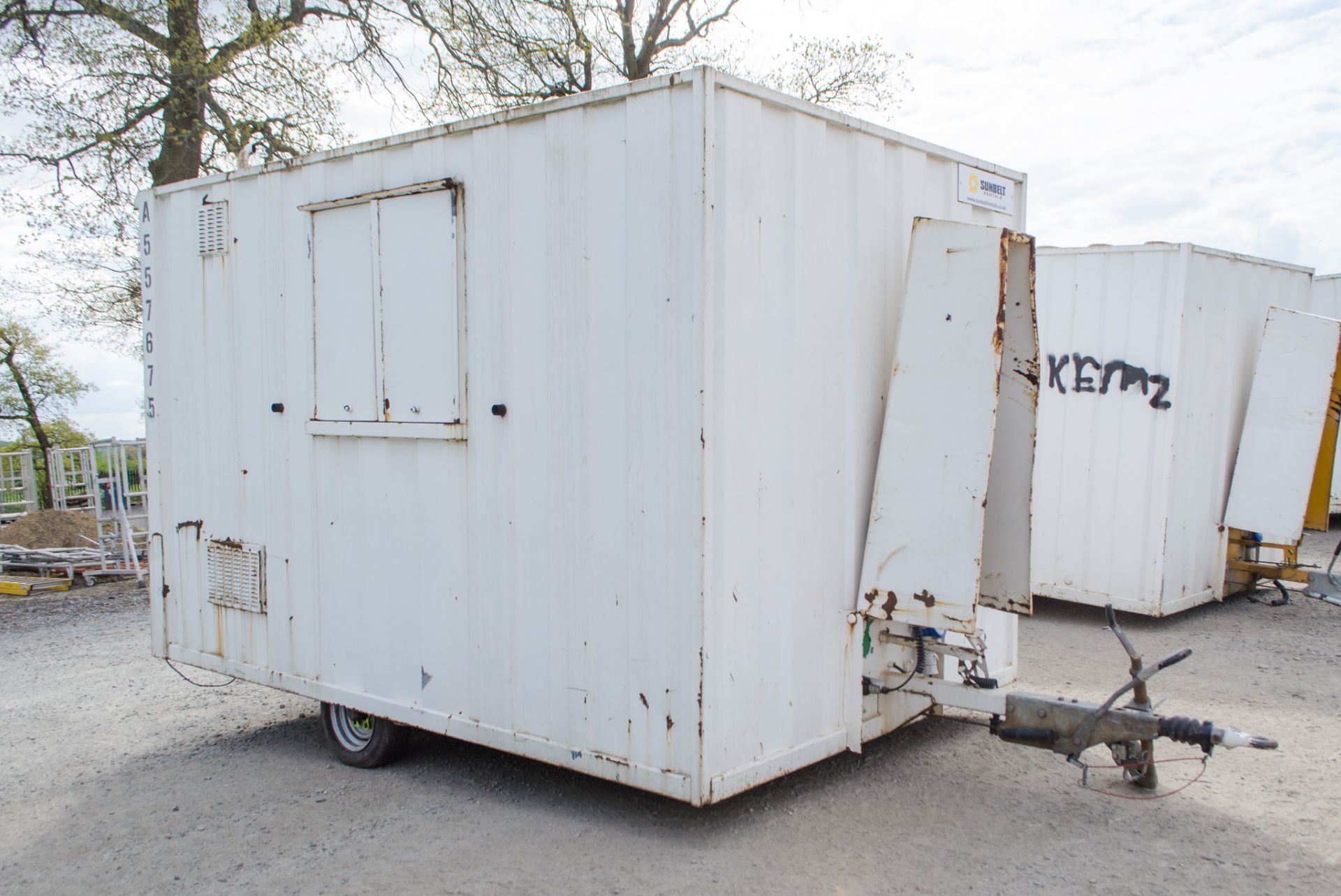 Groundhog 12 ft x 8 ft steel anti vandal mobile welfare unit Comprising of: Canteen, toilet & - Image 2 of 11