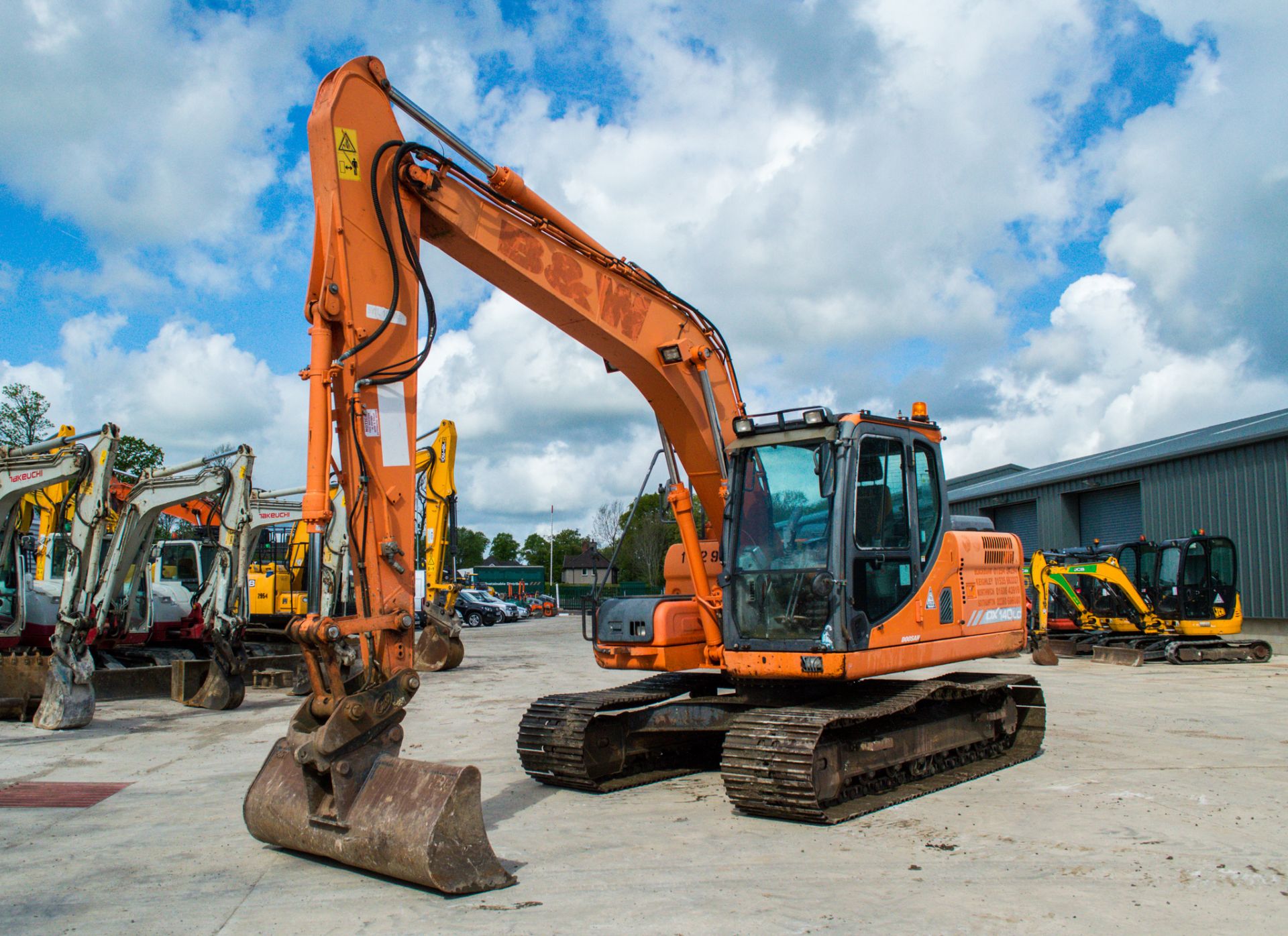 Doosan DX140LC 14 tonne steel tracked excavator Year: 2012 S/N: 50792 Recorded Hours: 88898 (Clock