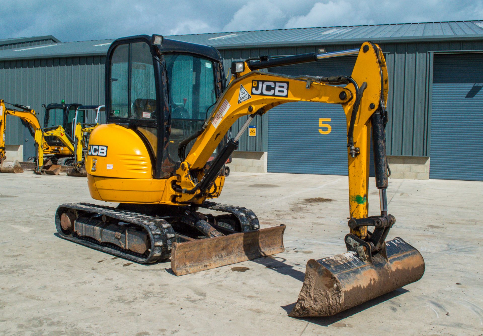 JCB 8025 2.5 tonne rubber tracked mini excavator Year: 2013 S/N: 2226112 Recorded hours: 3431 Blade, - Image 2 of 22